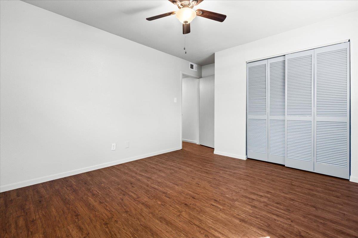 1129 W San Antonio St, Lockhart, TX 78644