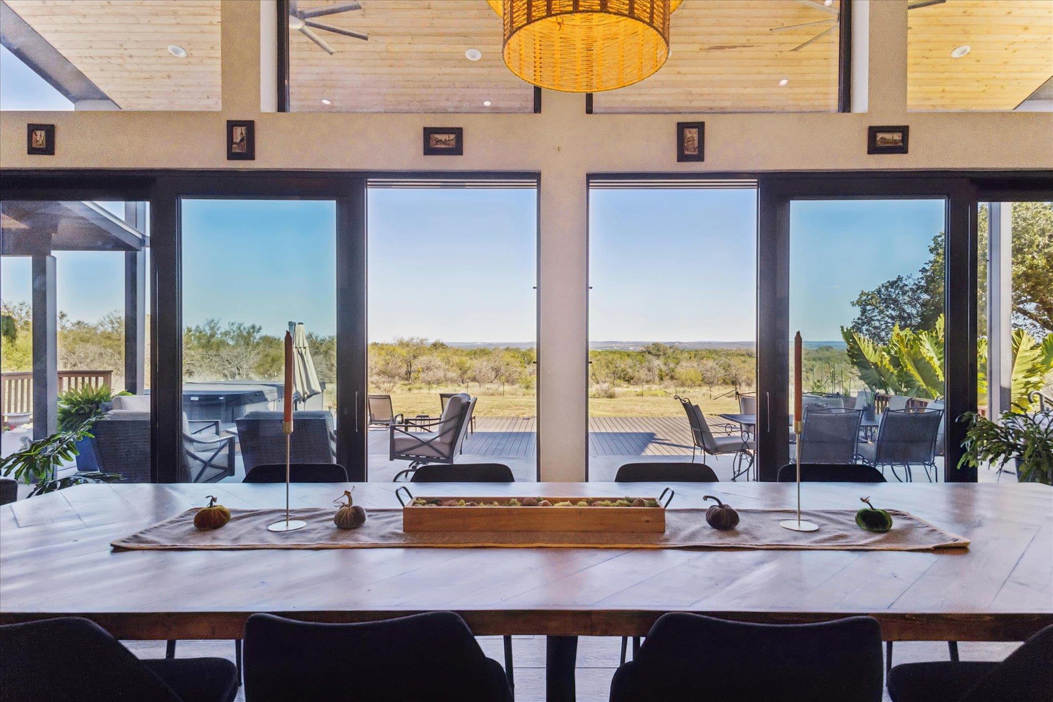 108 Schoolhouse Ln, Spicewood, TX 78669