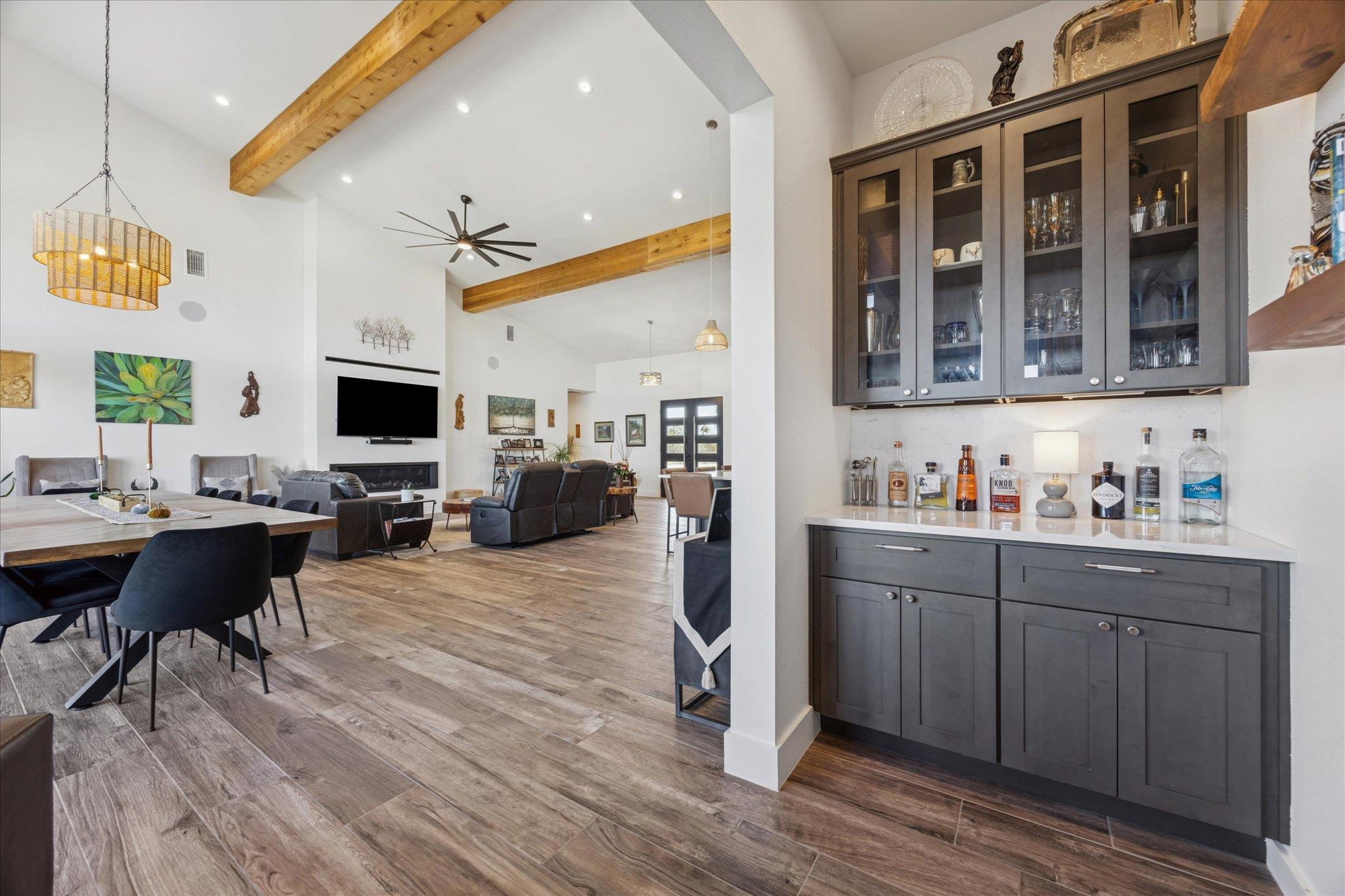 108 Schoolhouse Ln, Spicewood, TX 78669