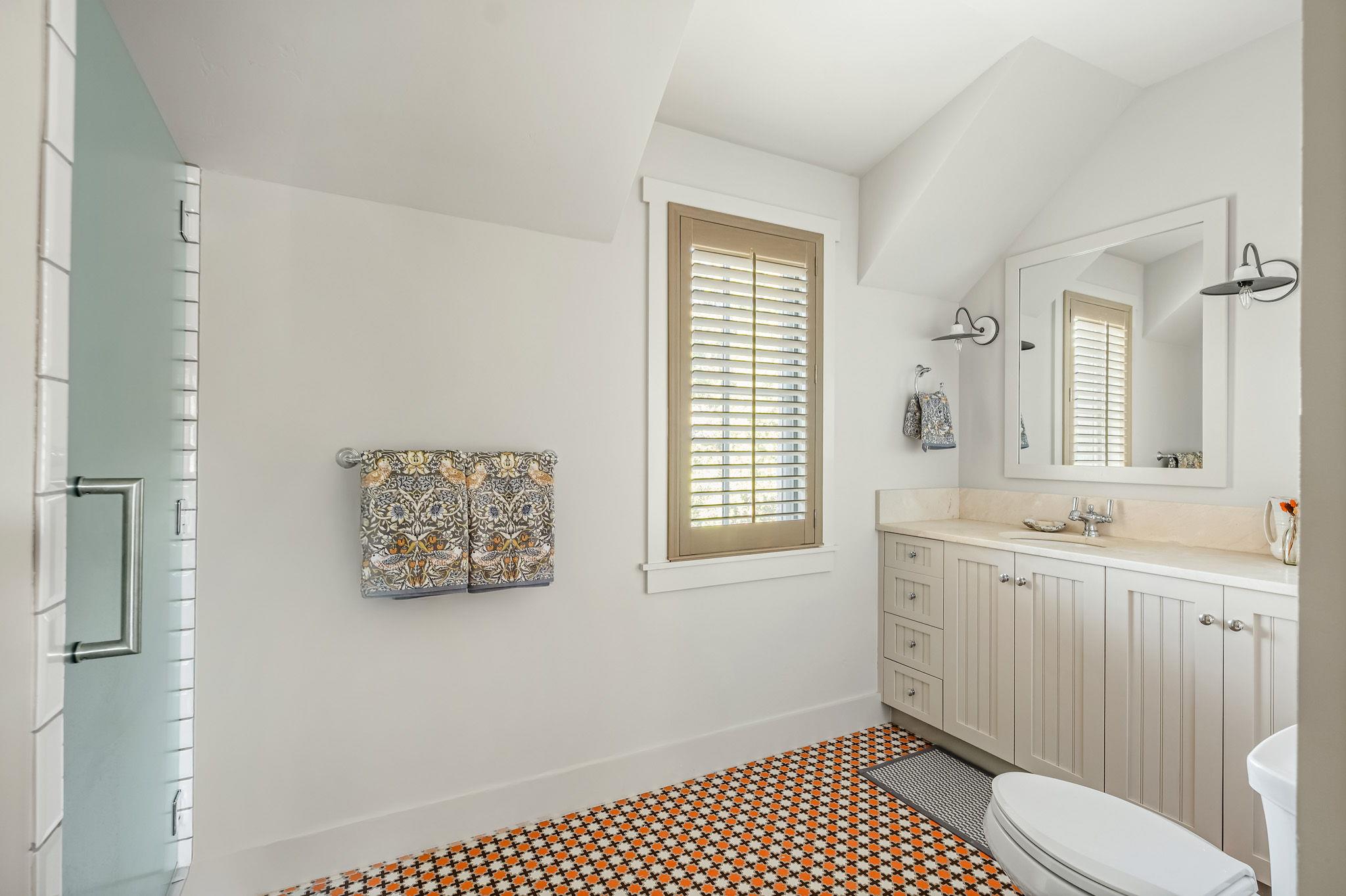 65 Riviera Cv, Fredericksburg, TX 78624