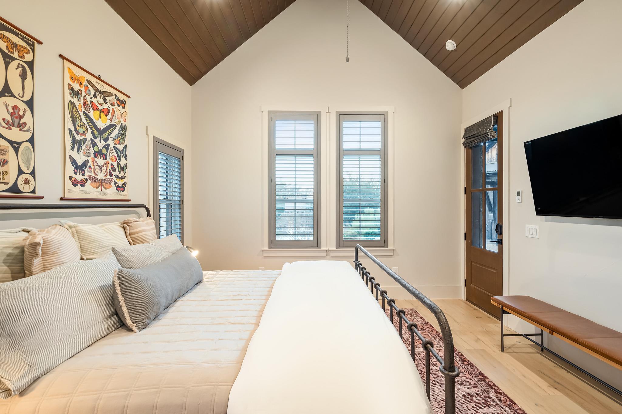 65 Riviera Cv, Fredericksburg, TX 78624