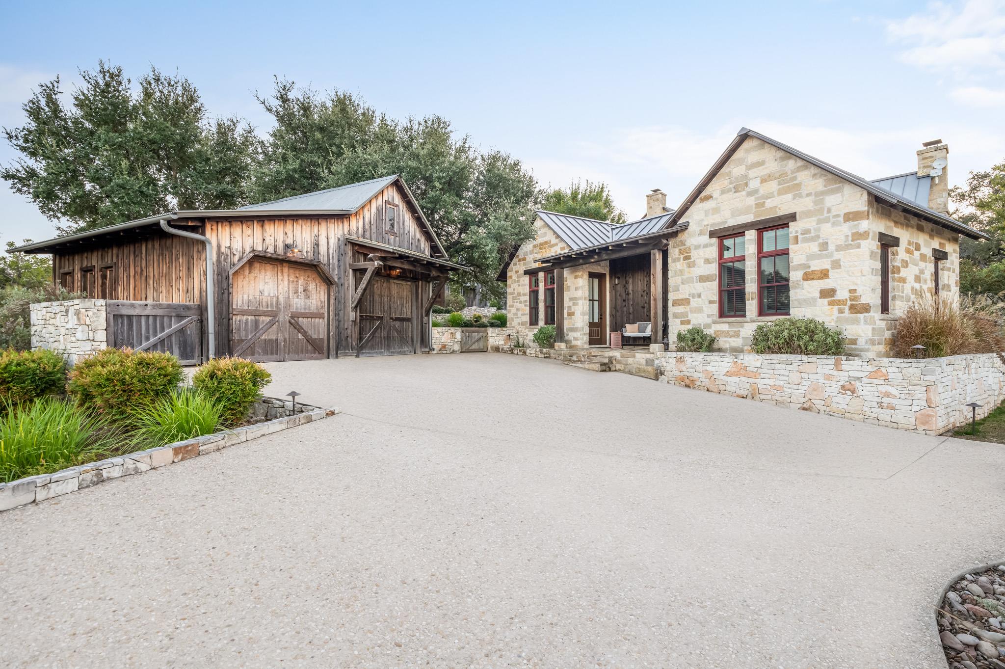 65 Riviera Cv, Fredericksburg, TX 78624