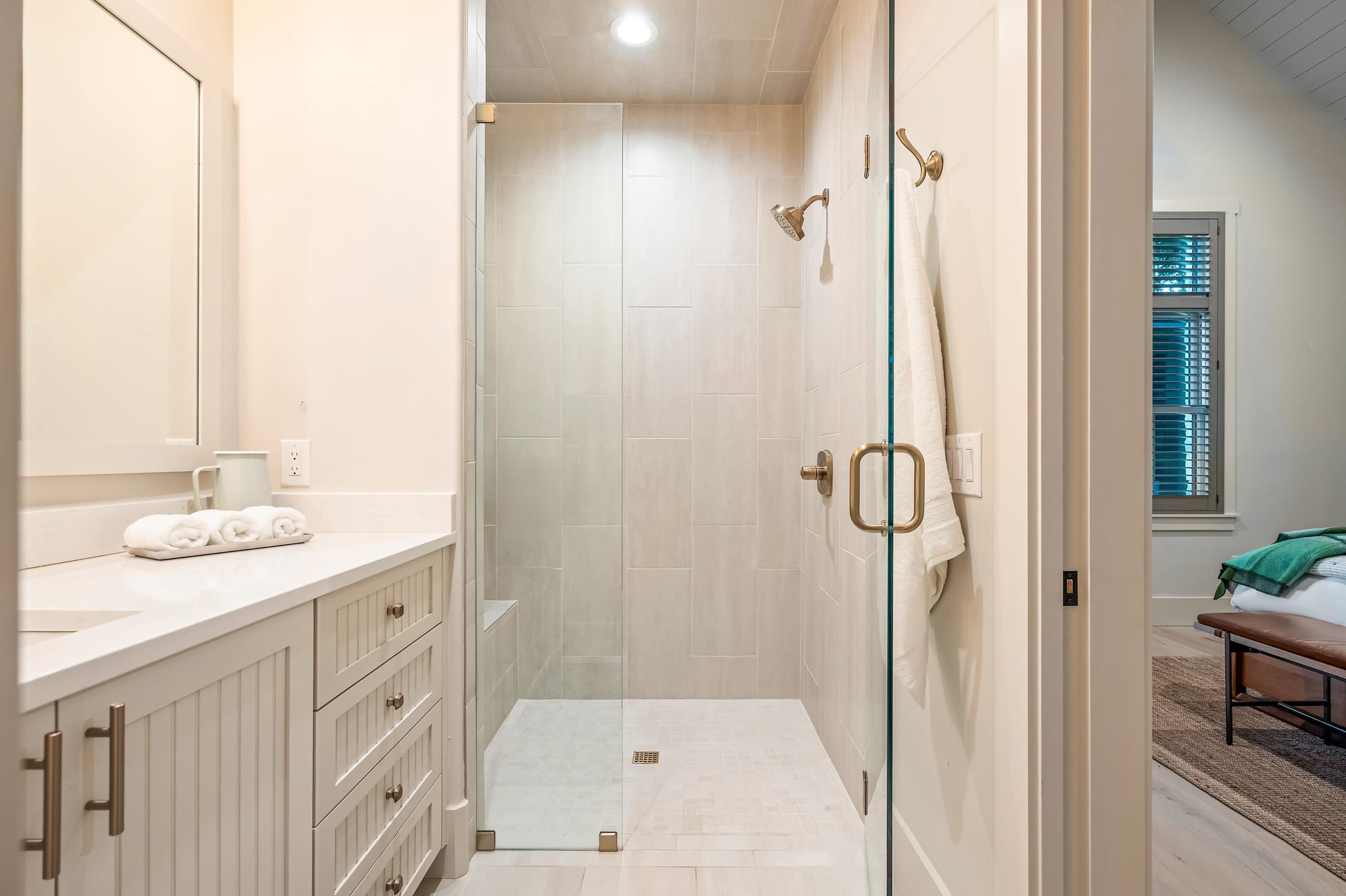 65 Riviera Cv, Fredericksburg, TX 78624