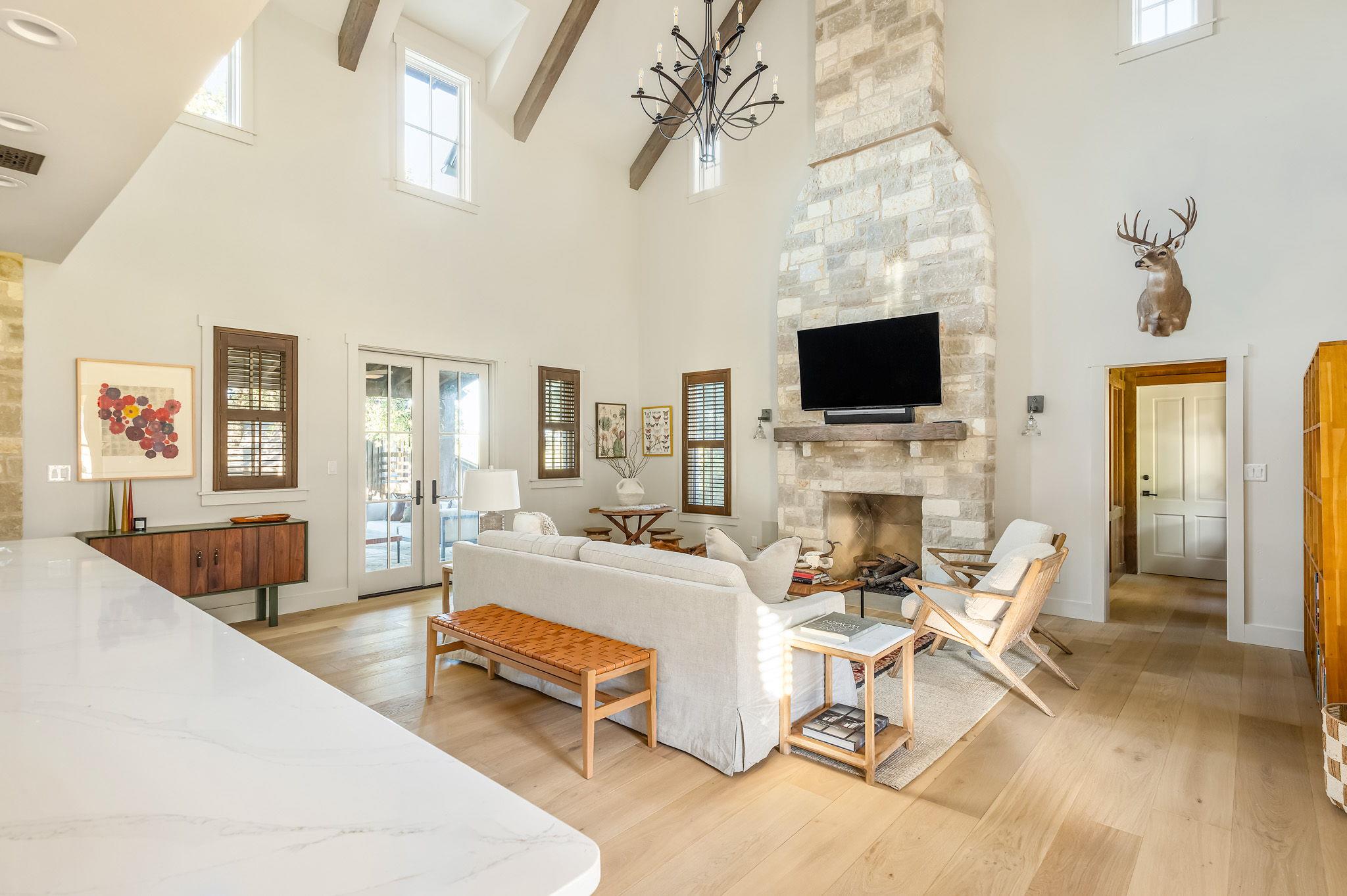 65 Riviera Cv, Fredericksburg, TX 78624