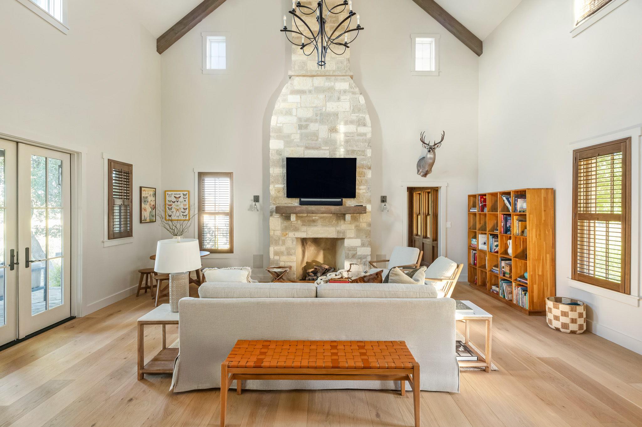 65 Riviera Cv, Fredericksburg, TX 78624