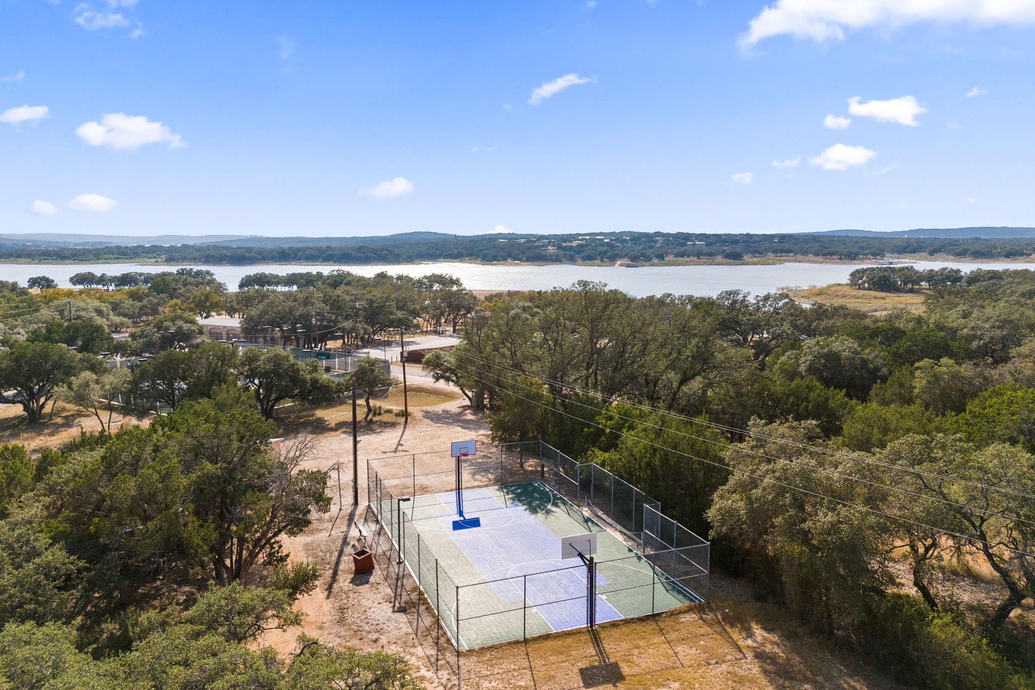 2306 Newton Dr, Lago Vista, TX 78645