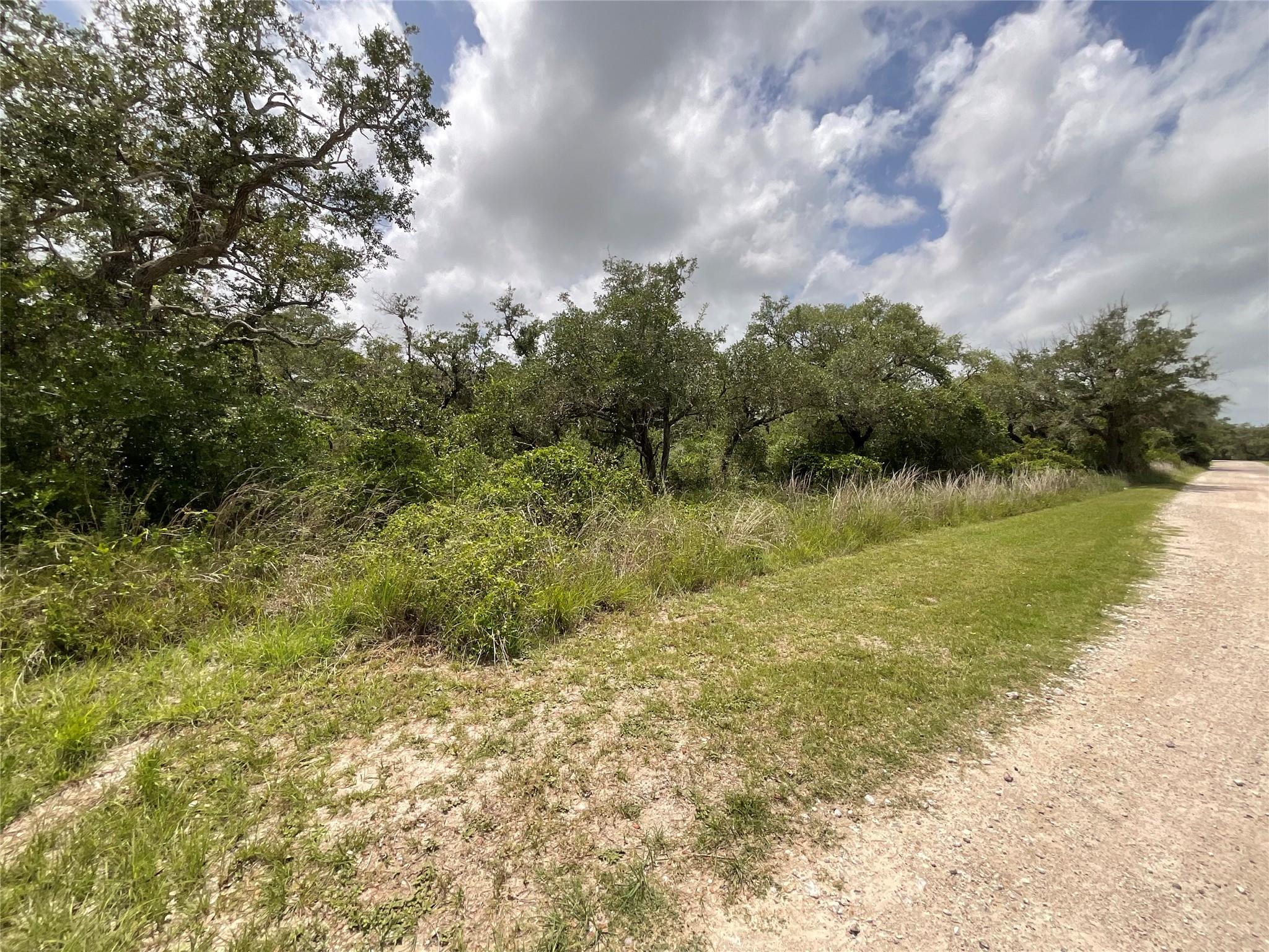 342 Whispering Woods Dr, Rockport, TX 78382