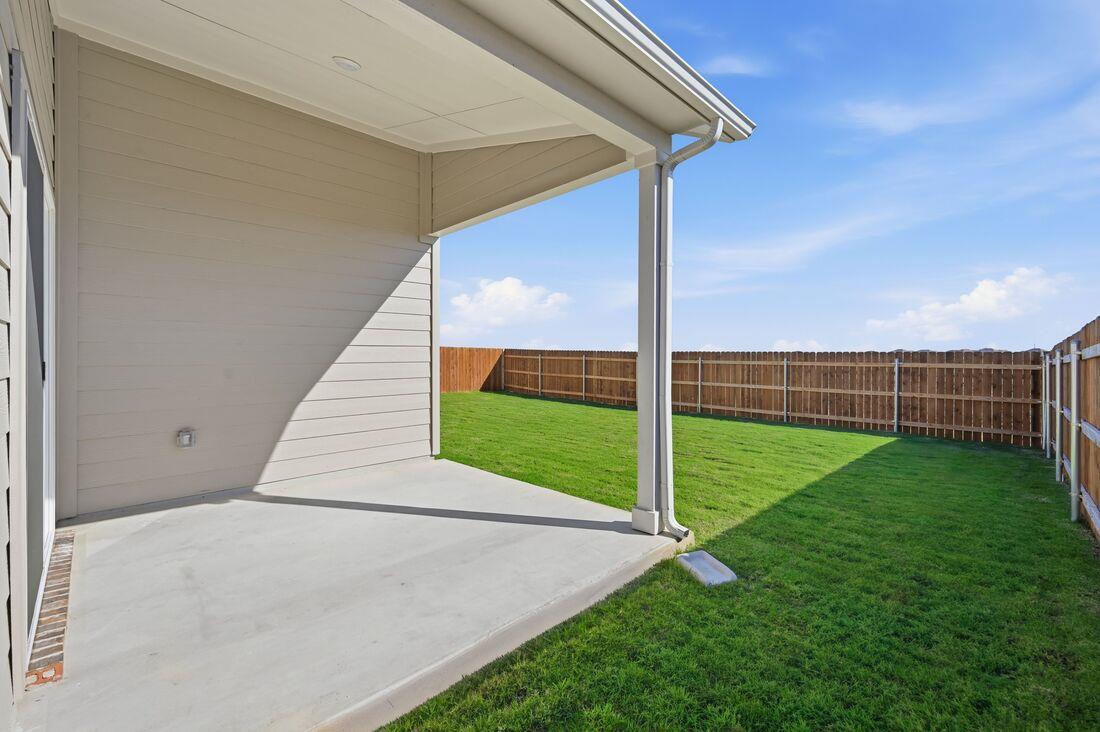 212 Crumpton Way, Hutto, TX 78634