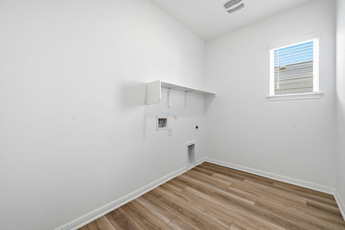 212 Crumpton Way, Hutto, TX 78634