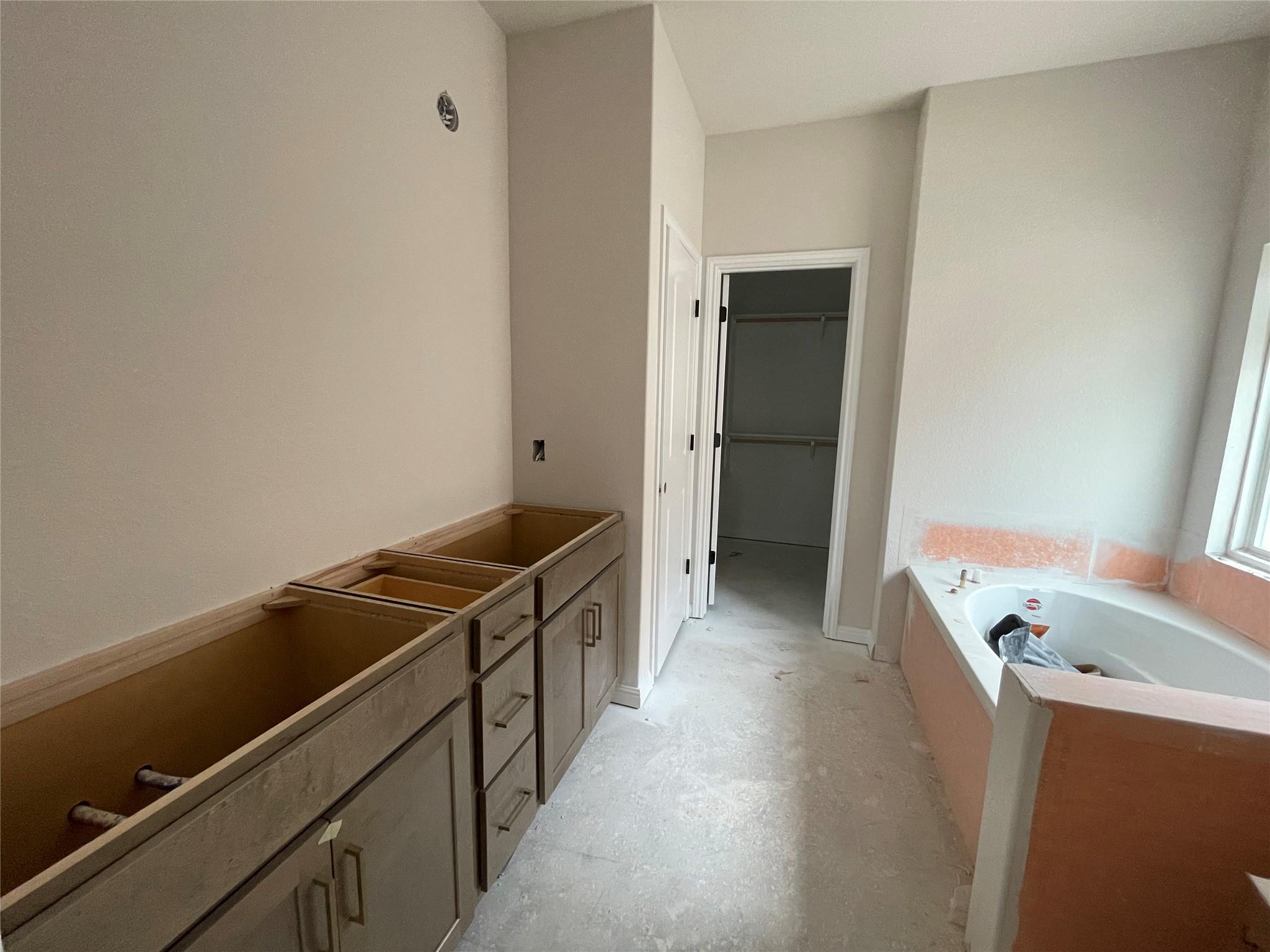 611 Palo Brea Loop, Hutto, TX 78634