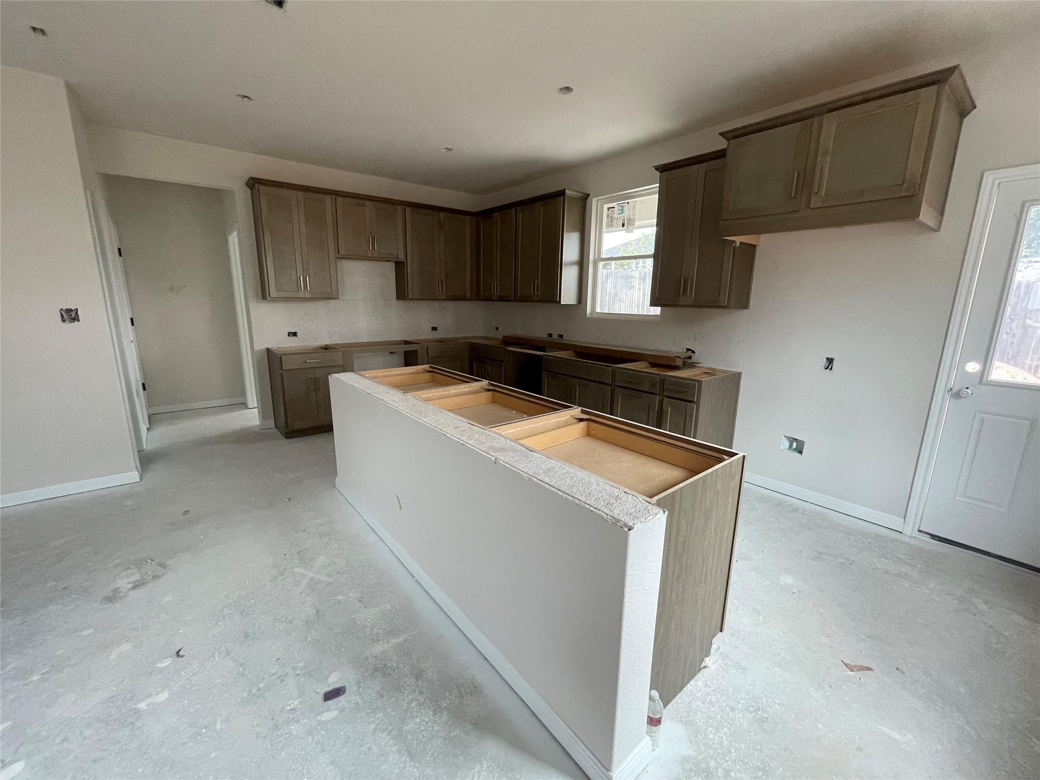 611 Palo Brea Loop, Hutto, TX 78634