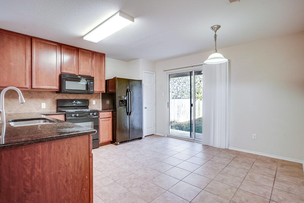 476 Moonwalker Trl, Buda, TX 78610