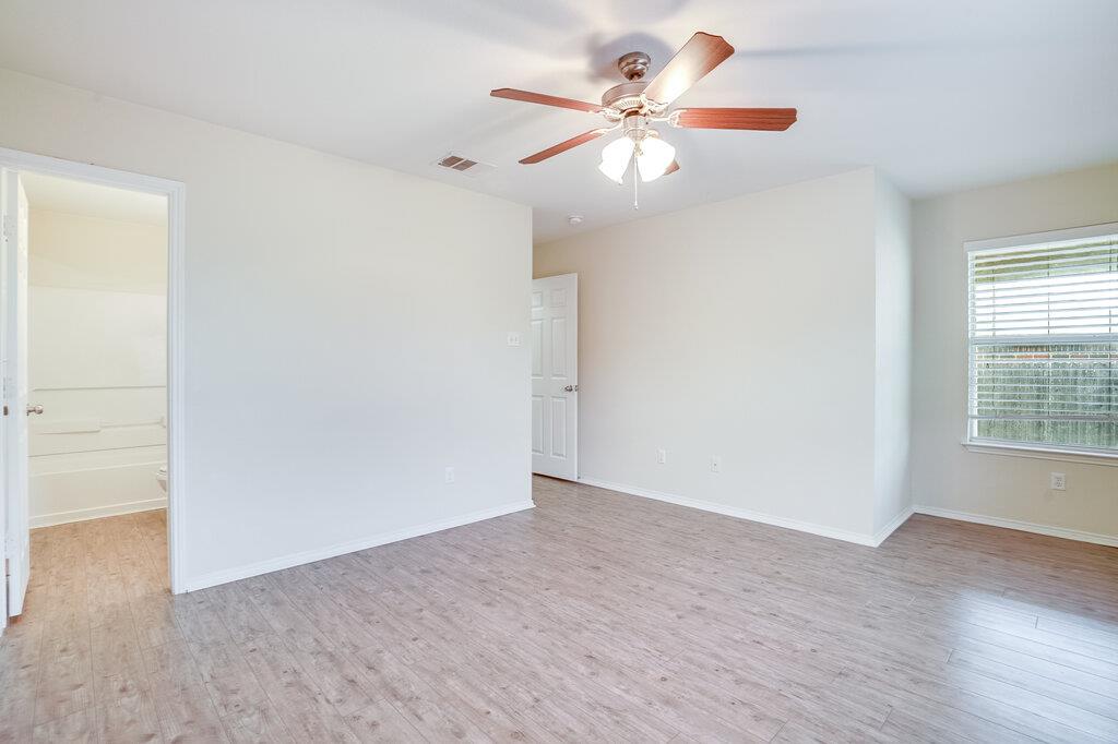 476 Moonwalker Trl, Buda, TX 78610