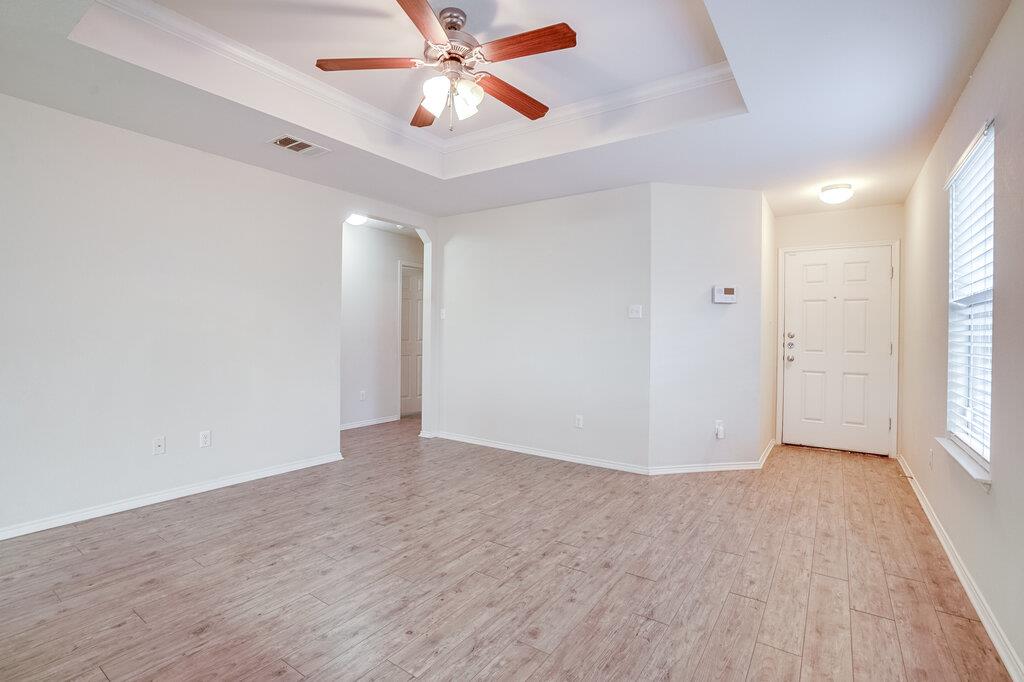 476 Moonwalker Trl, Buda, TX 78610