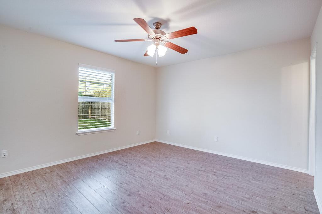 476 Moonwalker Trl, Buda, TX 78610