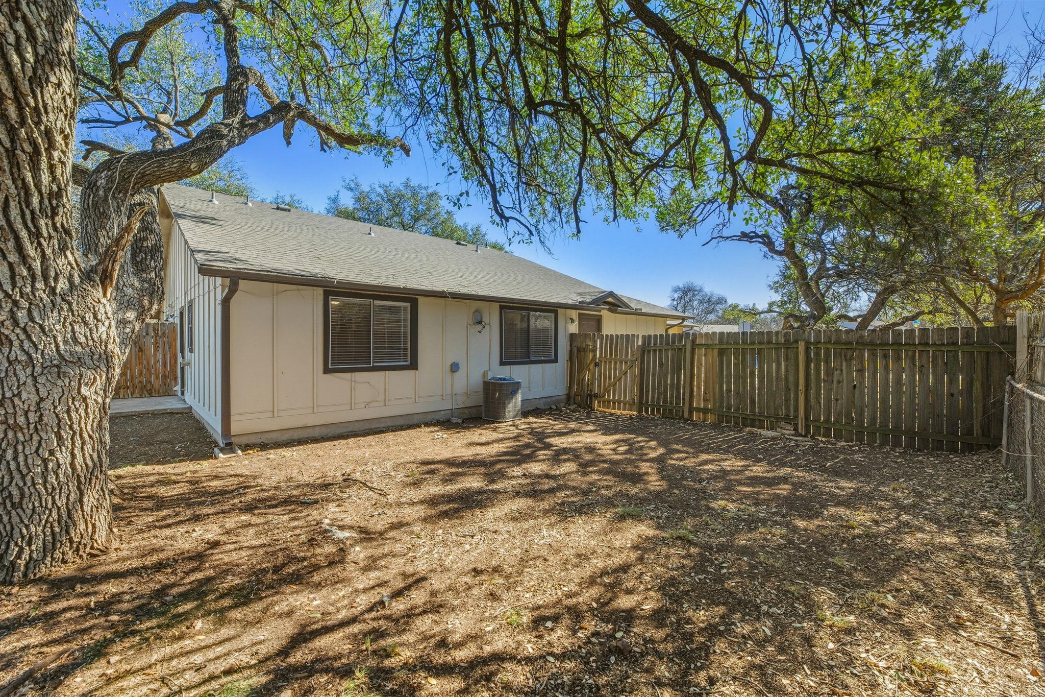 8904 Pineridge Dr # B, Austin, TX 78729