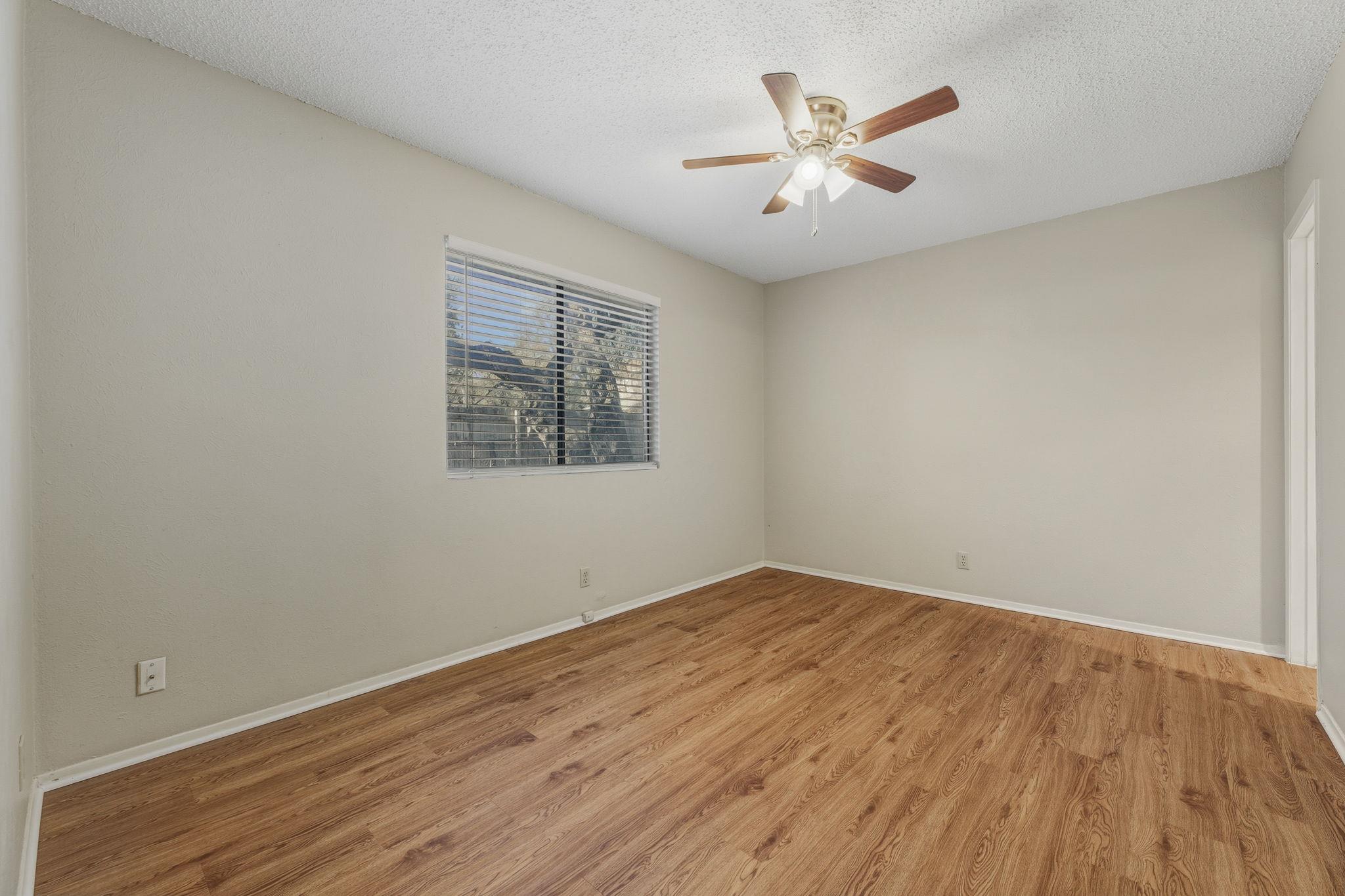 8904 Pineridge Dr # B, Austin, TX 78729