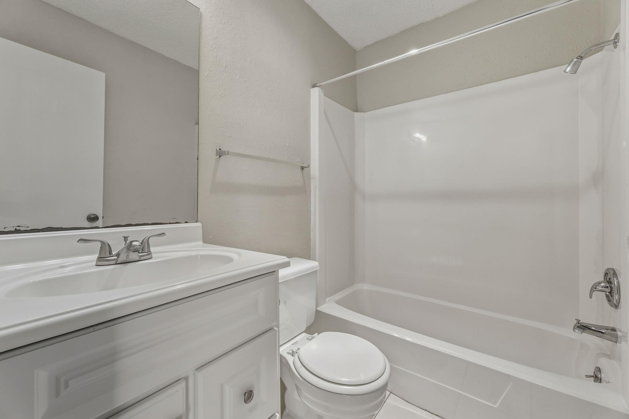 8904 Pineridge Dr # B, Austin, TX 78729