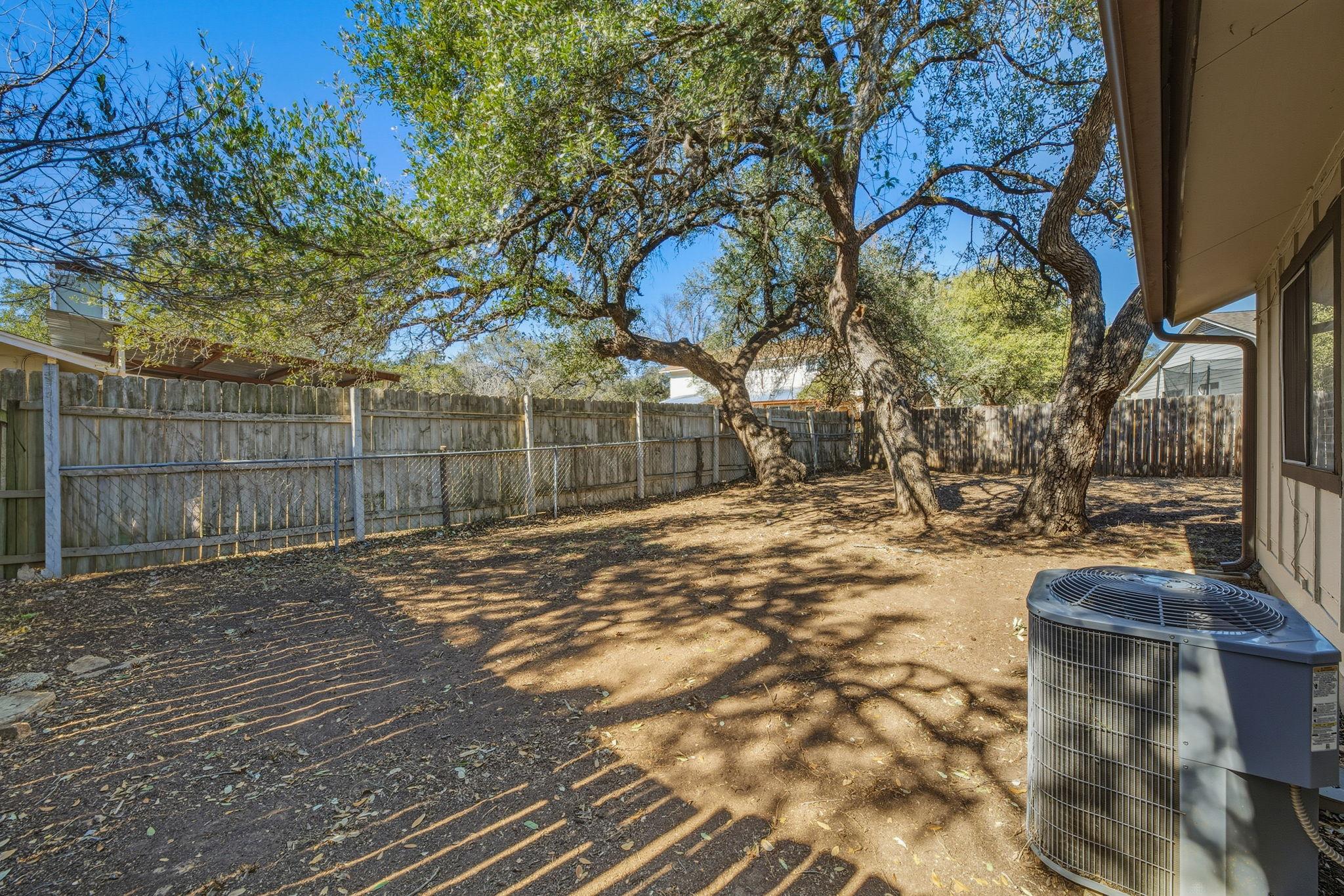 8904 Pineridge Dr # B, Austin, TX 78729