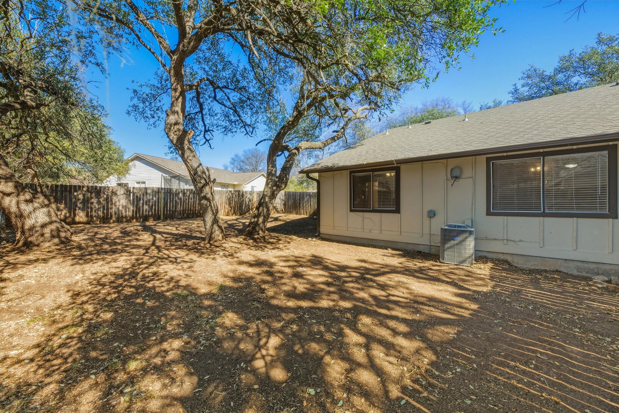 8904 Pineridge Dr # B, Austin, TX 78729