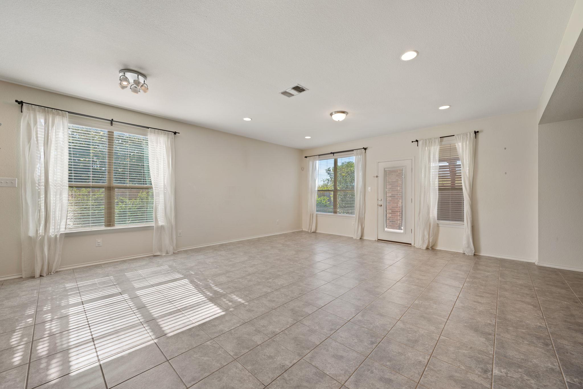 14712 Lake Victor Dr, Pflugerville, TX 78660