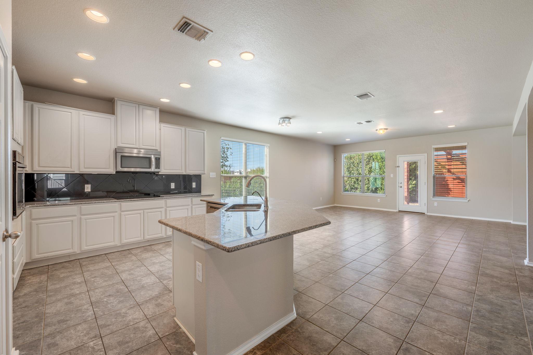 14712 Lake Victor Dr, Pflugerville, TX 78660