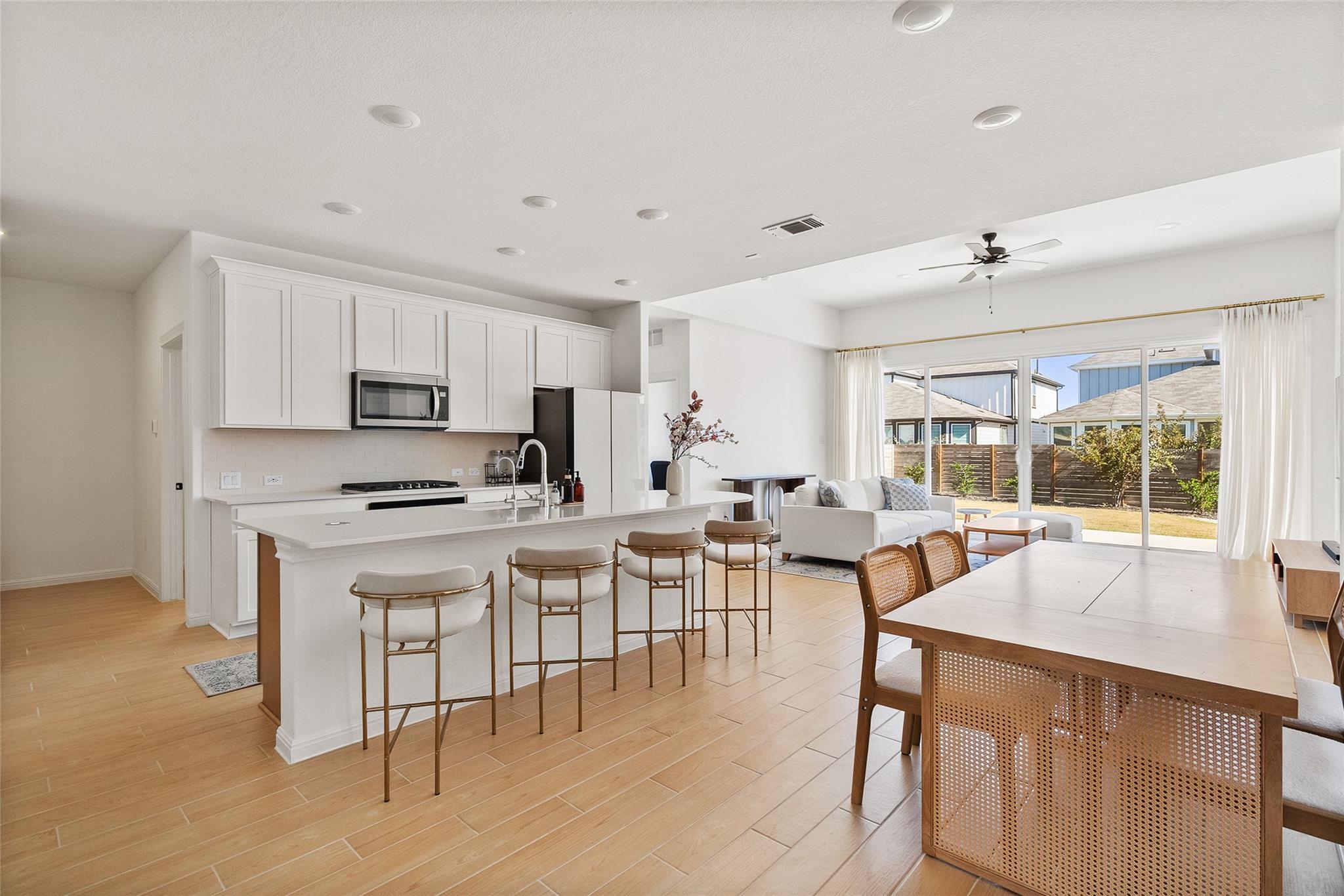 304 Regatta Trl, Leander, TX 78641