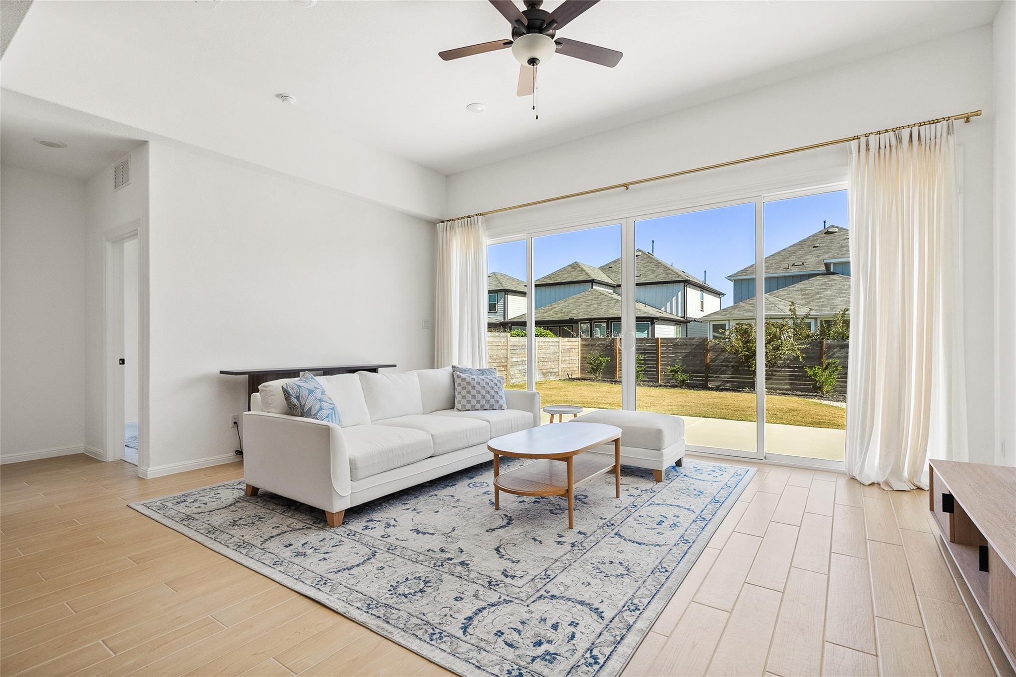 304 Regatta Trl, Leander, TX 78641