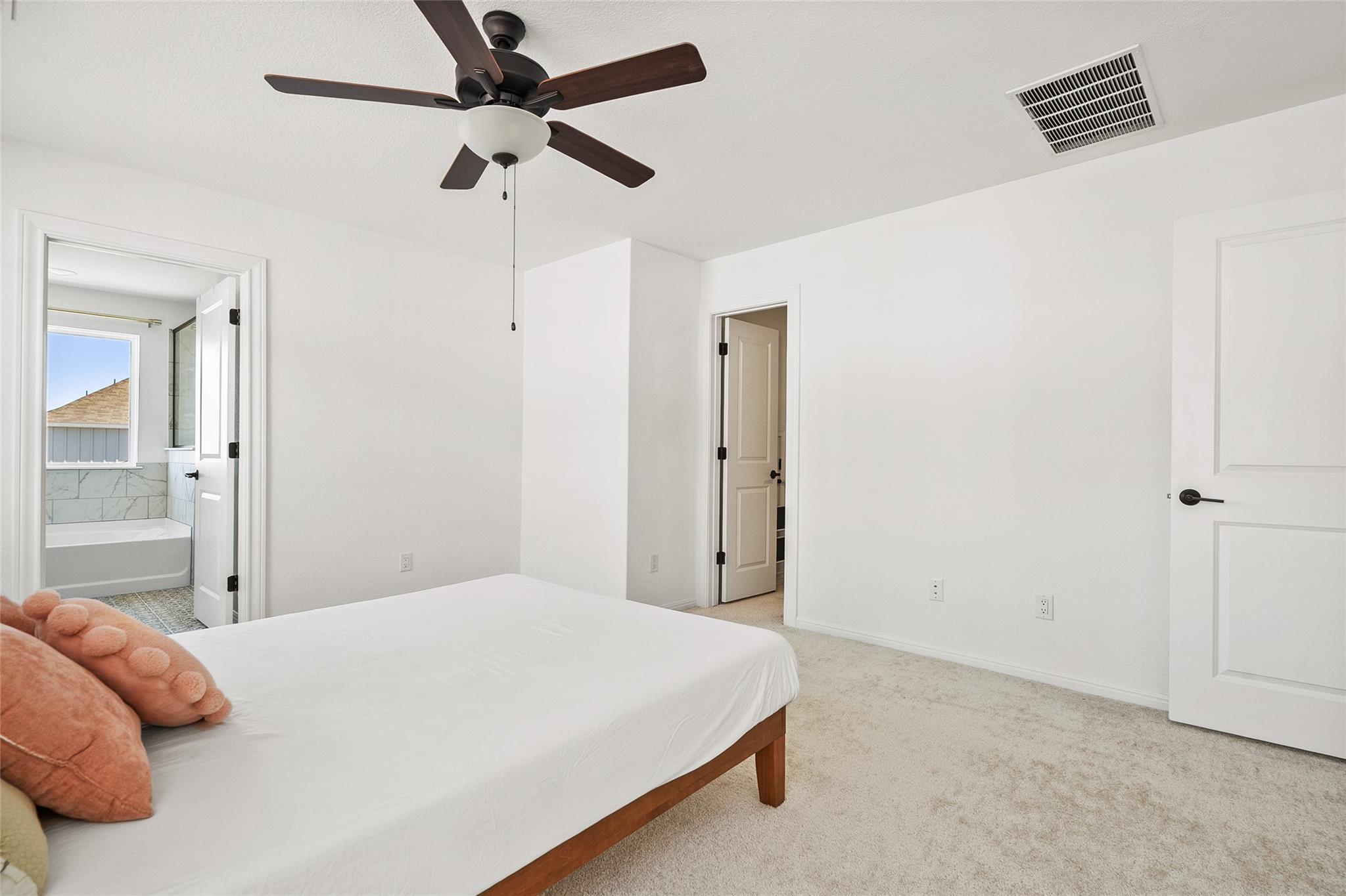 304 Regatta Trl, Leander, TX 78641