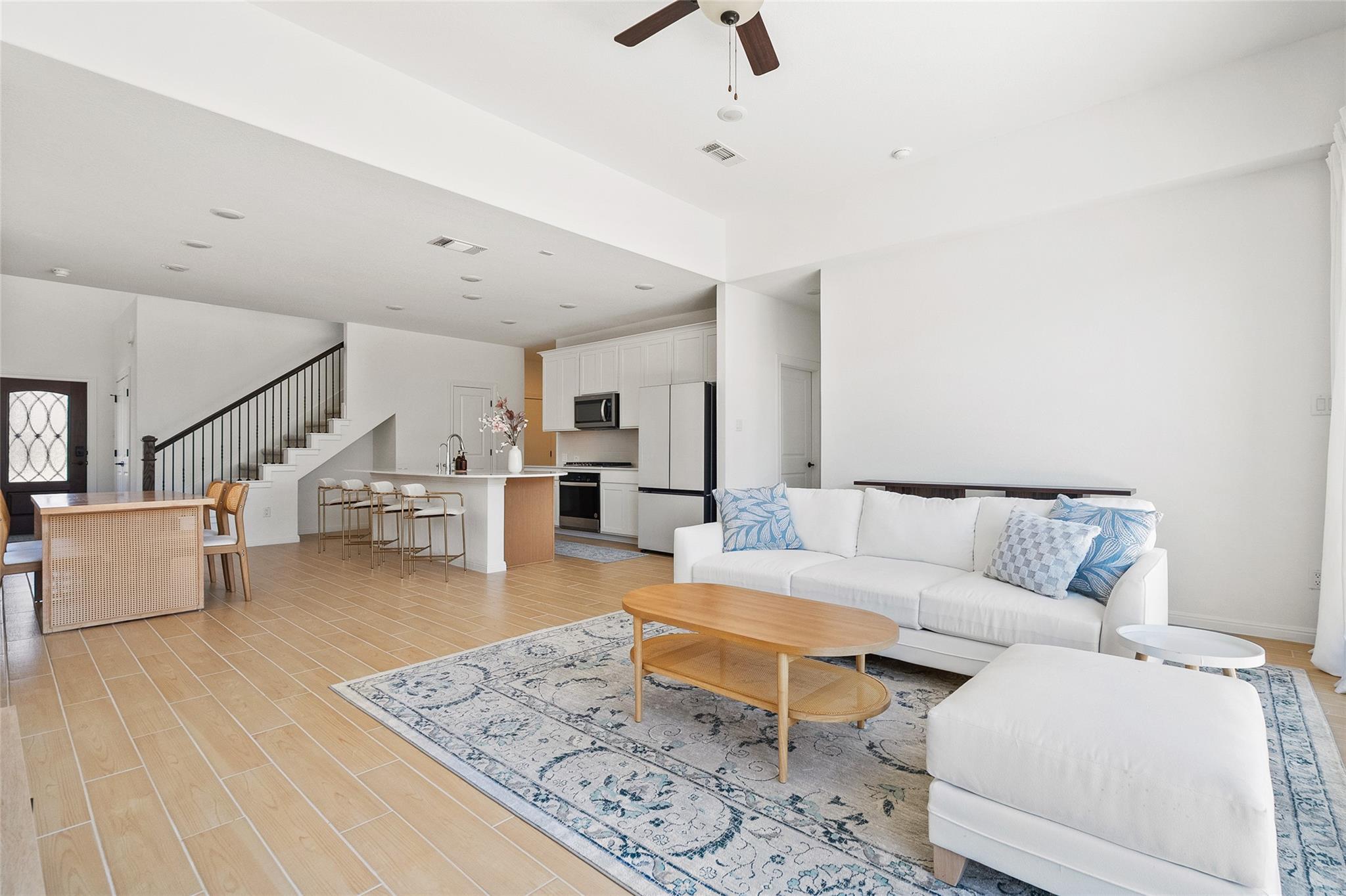 304 Regatta Trl, Leander, TX 78641