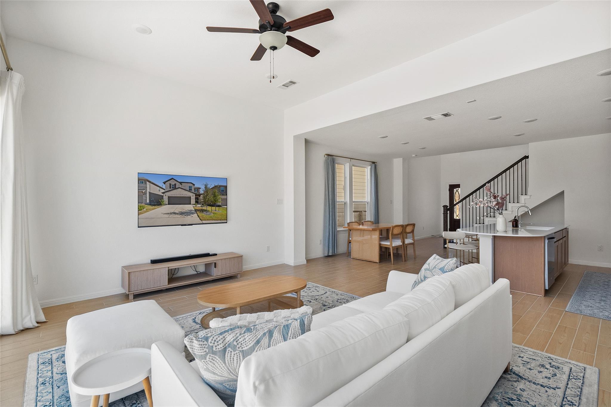 304 Regatta Trl, Leander, TX 78641