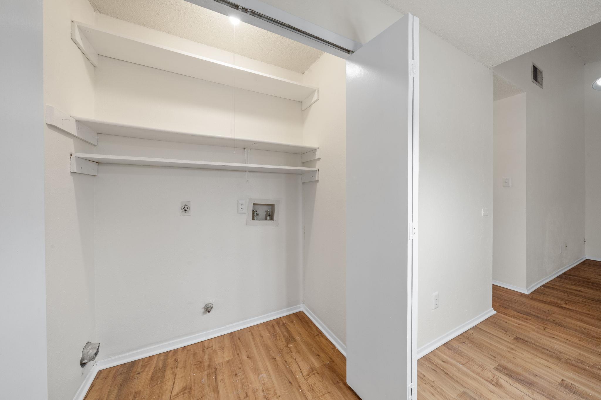 100 Meteor Dr # B, Austin, TX 78745