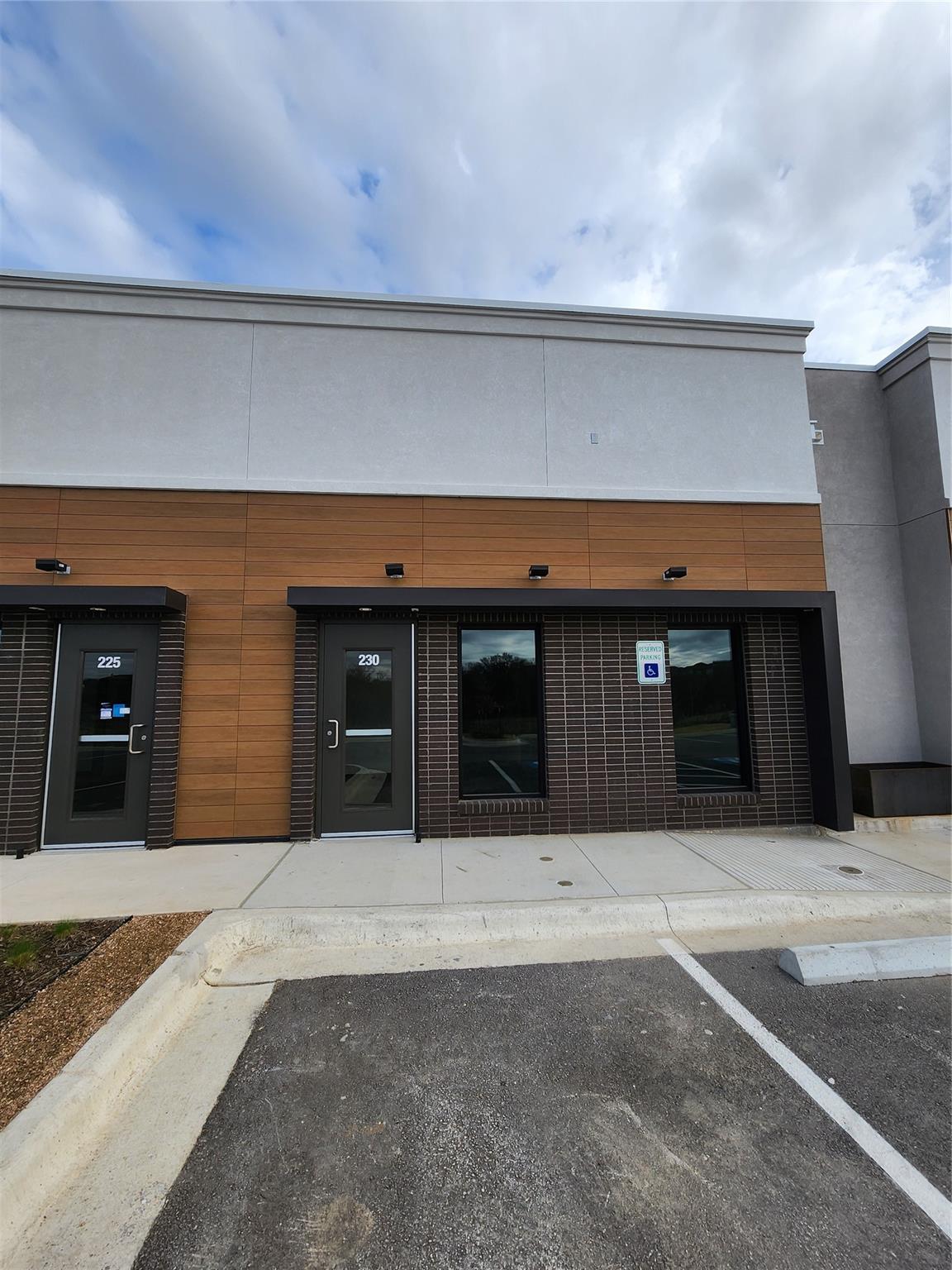 2261 GATTIS SCHOOL RD Rd # 230, Round Rock, TX 78664