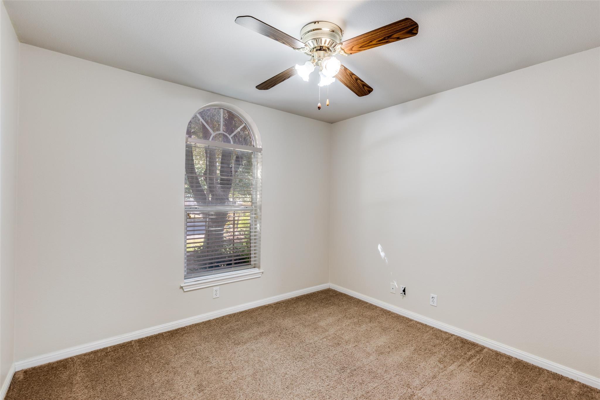 107 Cassandra Dr, Hutto, TX 78634