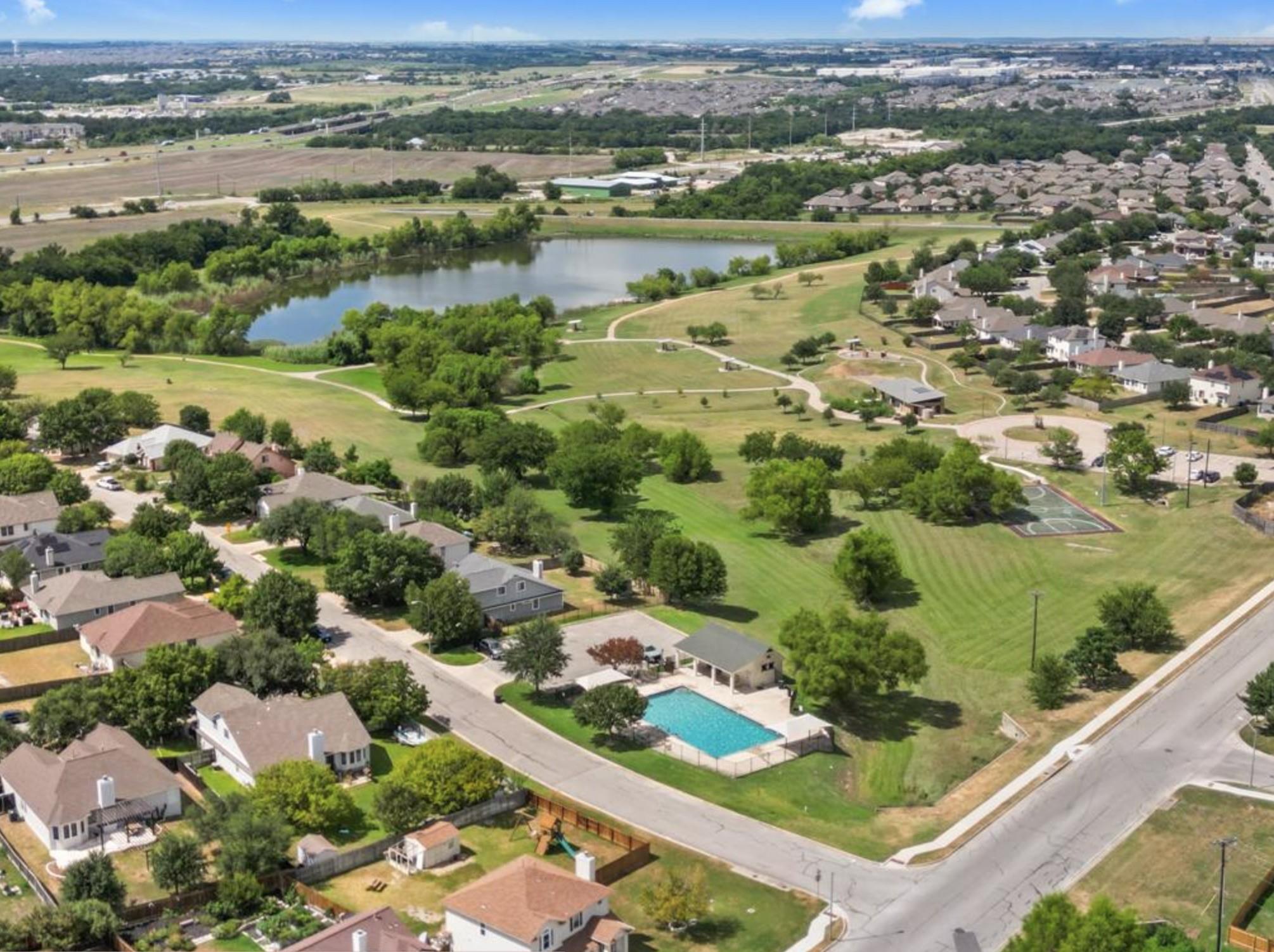 107 Cassandra Dr, Hutto, TX 78634