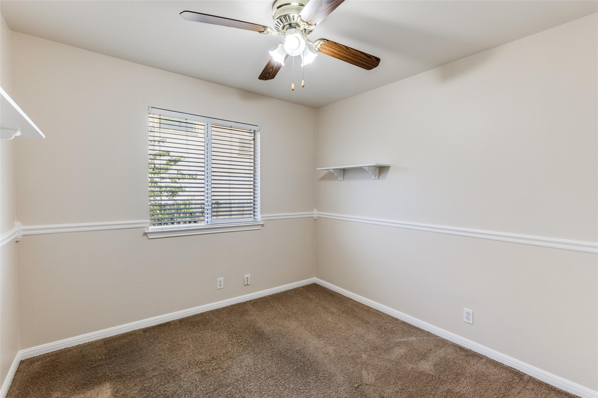 107 Cassandra Dr, Hutto, TX 78634