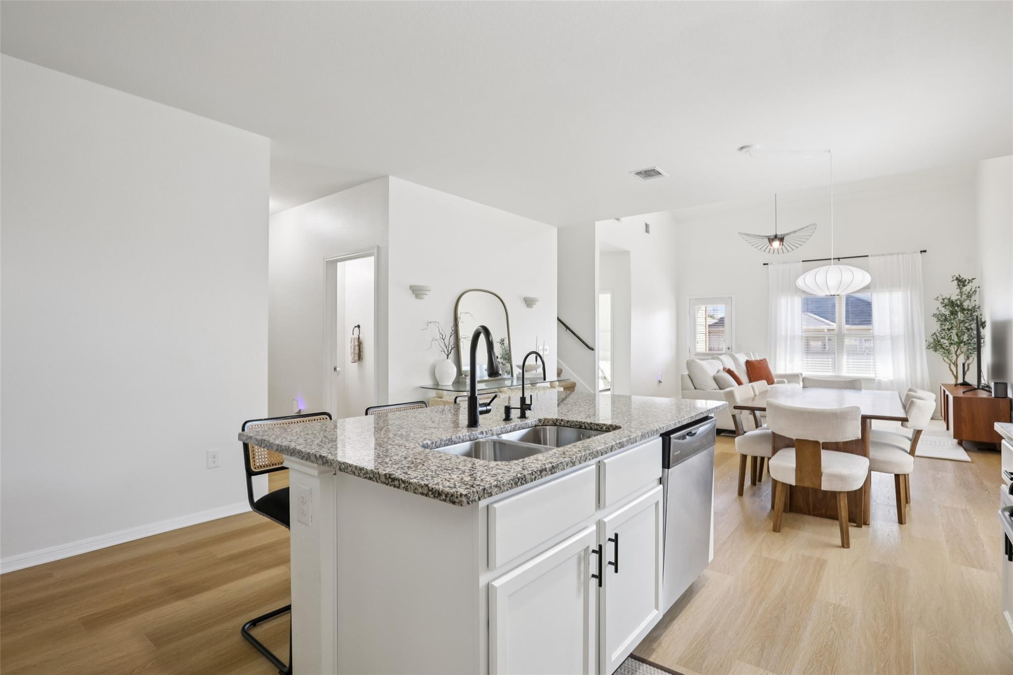 6609 Kauai Ln, Austin, TX 78744