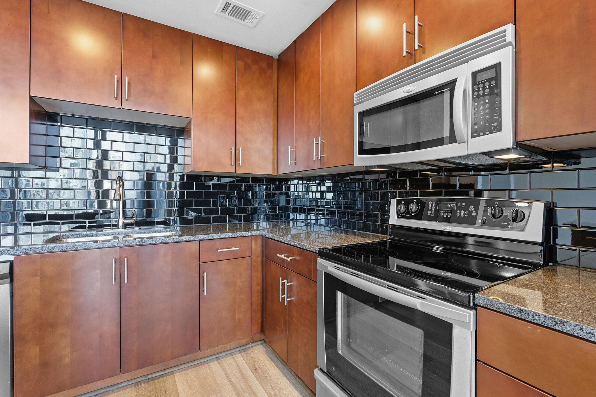 360 Nueces St # 1703, Austin, TX 78701