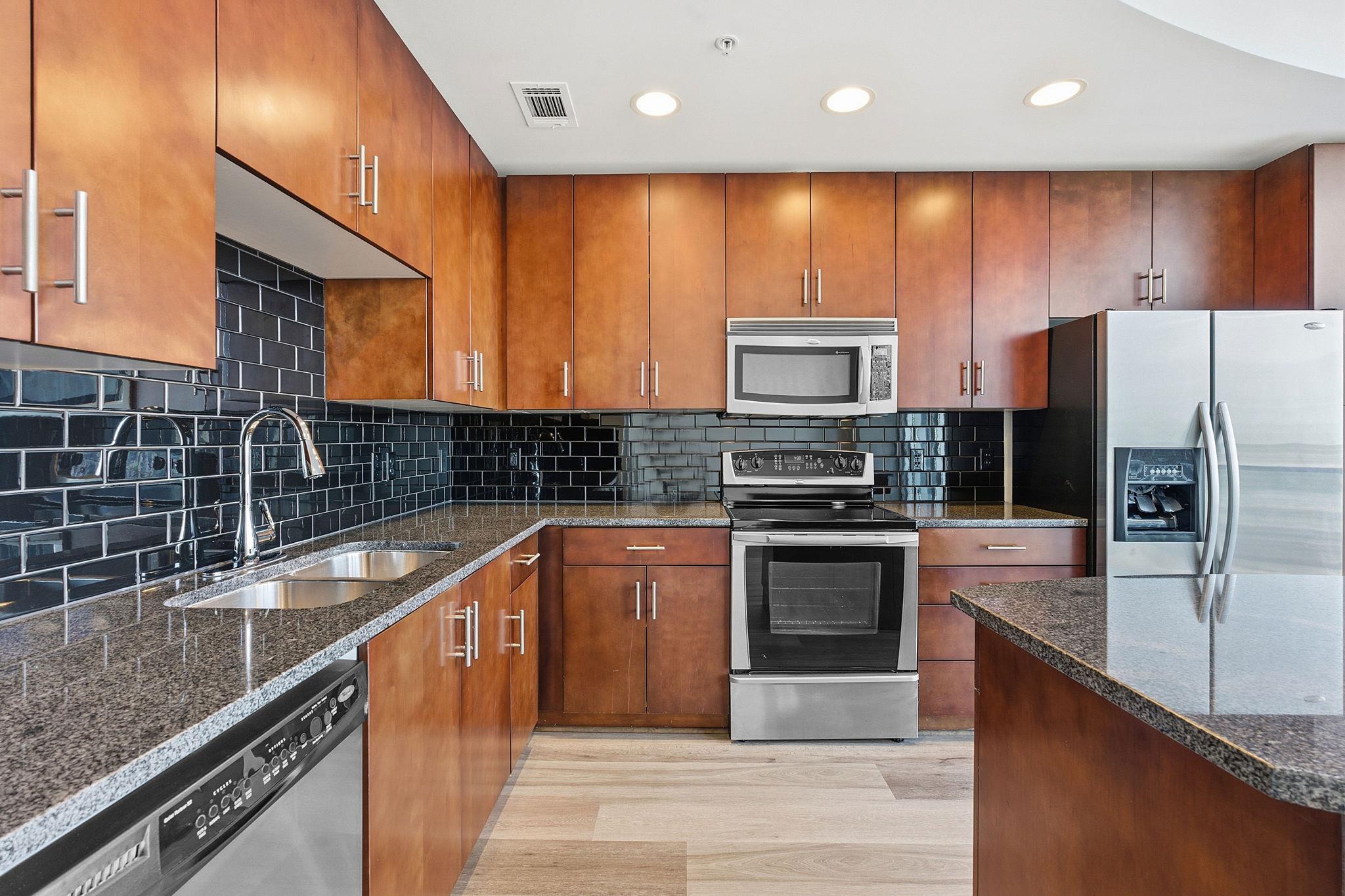 360 Nueces St # 1703, Austin, TX 78701