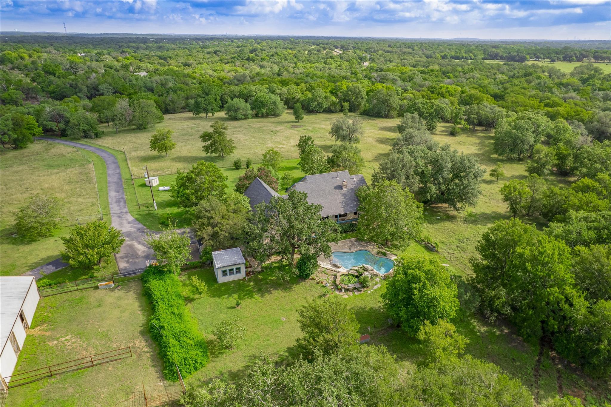 13511 Carpenter Ln, Manchaca, TX 78652