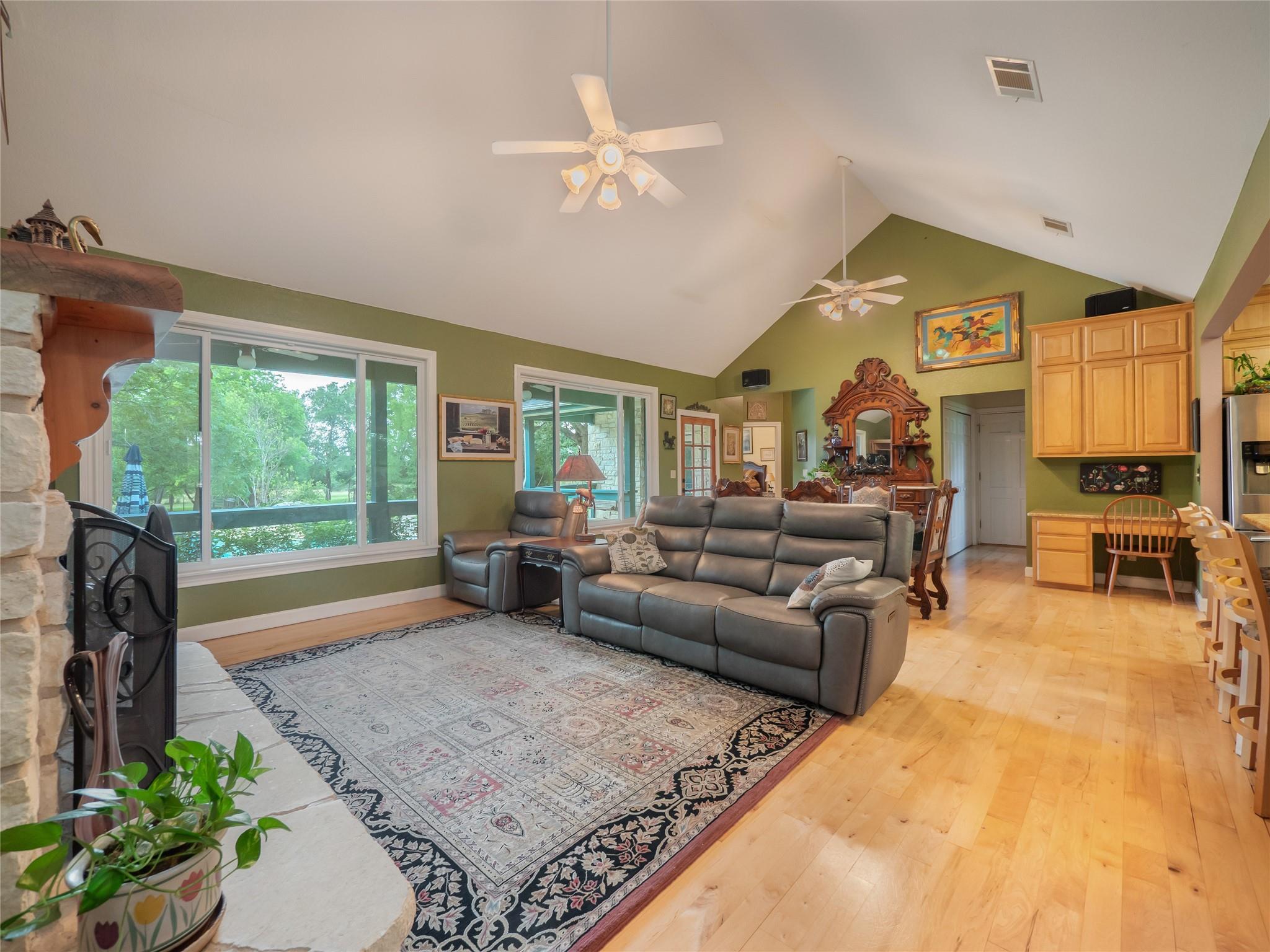 13511 Carpenter Ln, Manchaca, TX 78652