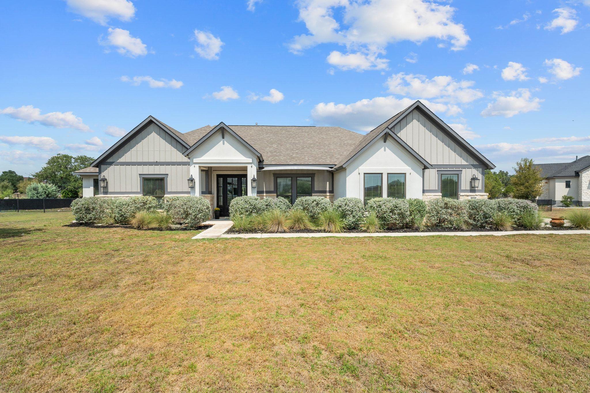 104 Rolling Hills Ct, Spicewood, TX 78669