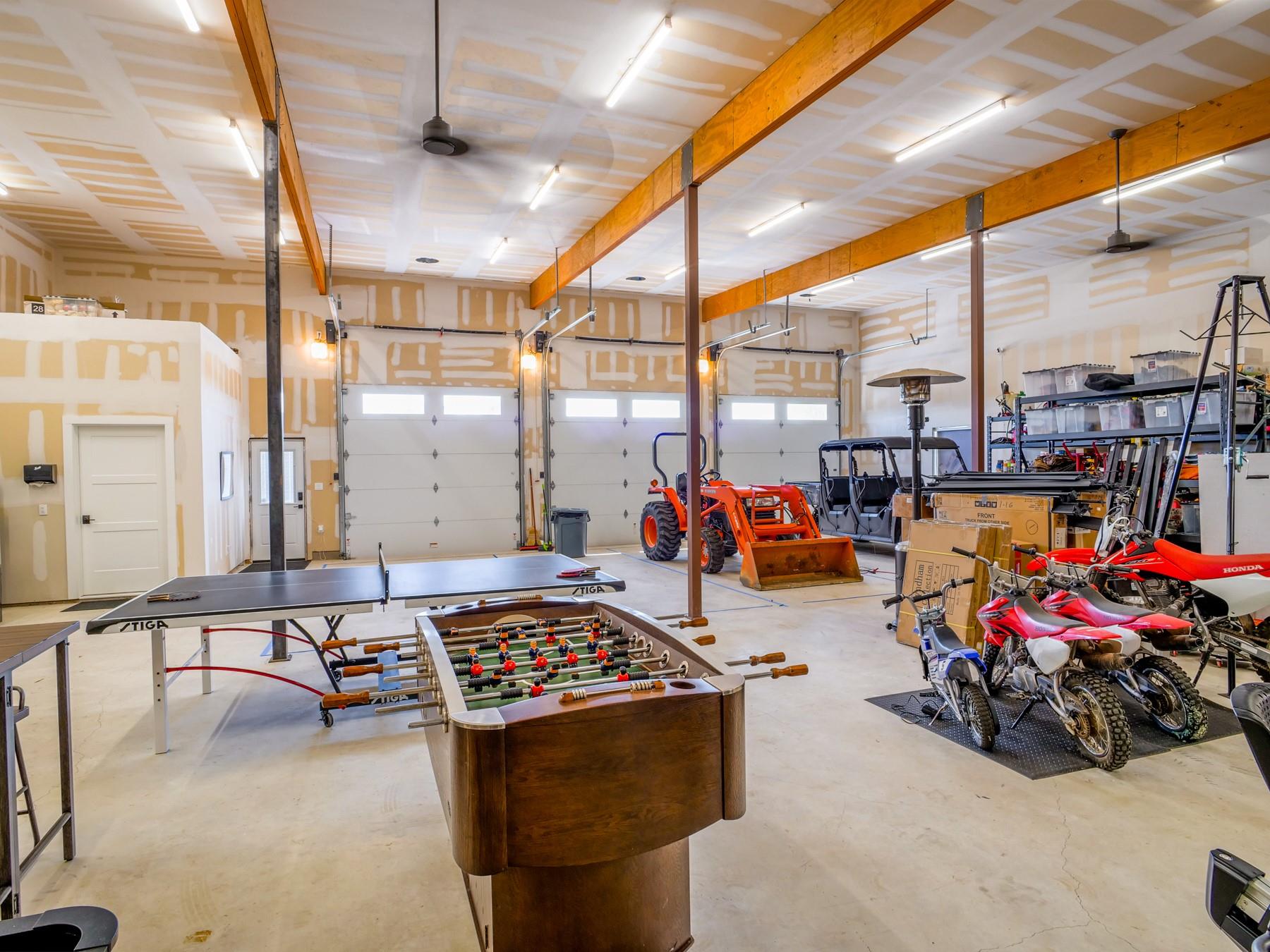 125 W Granite Oaks Dr, Burnet, TX 78611