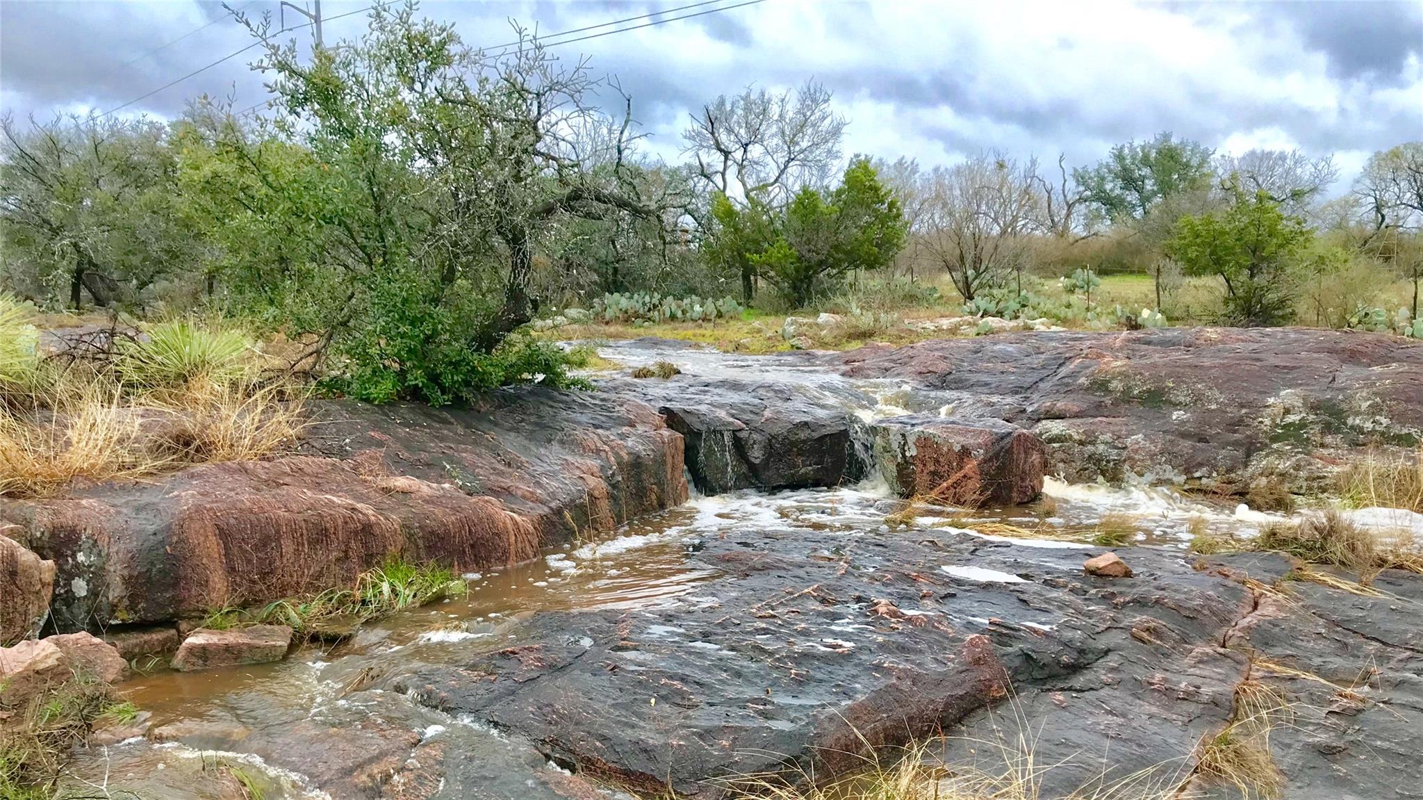 125 W Granite Oaks Dr, Burnet, TX 78611