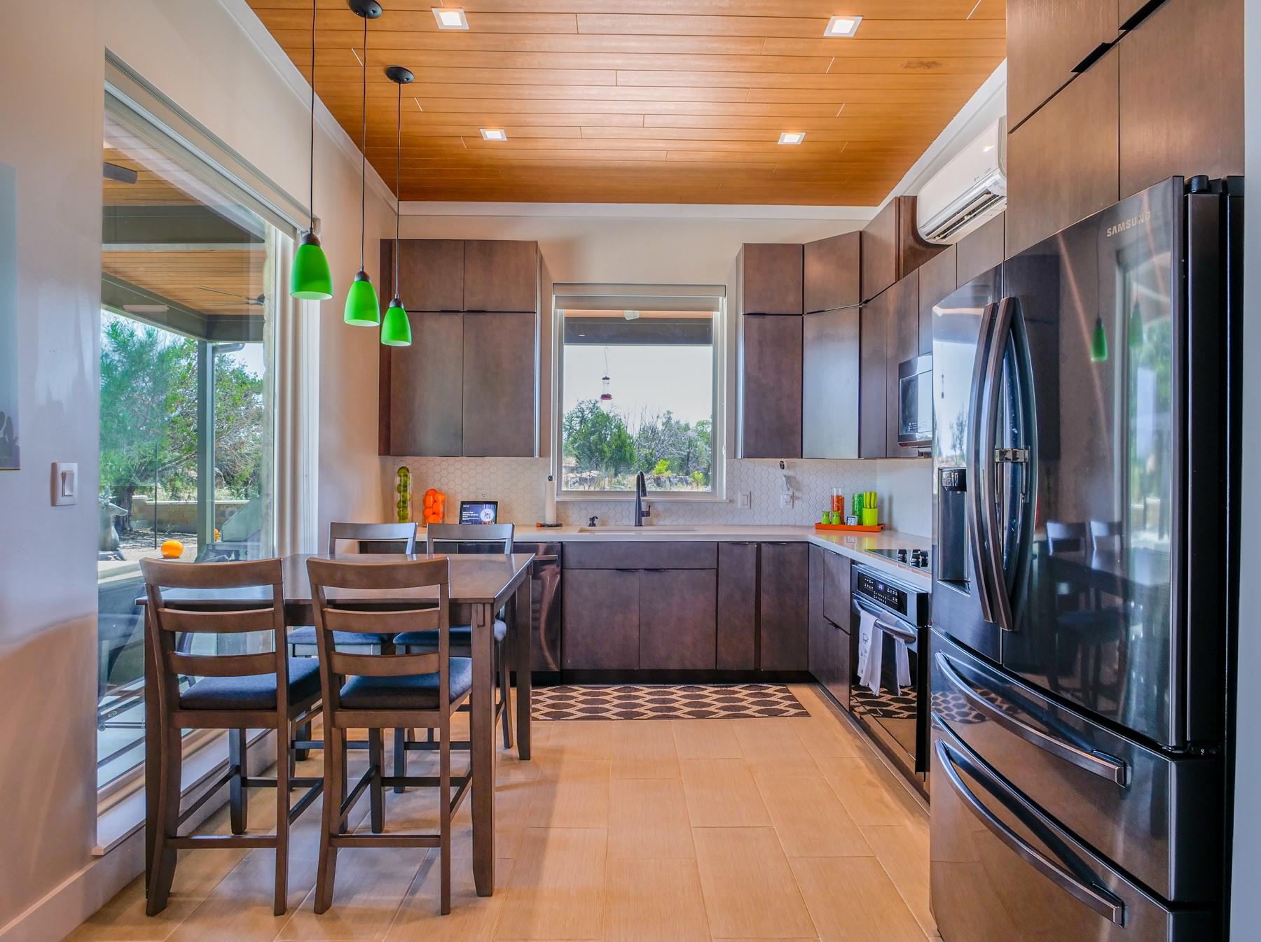 125 W Granite Oaks Dr, Burnet, TX 78611