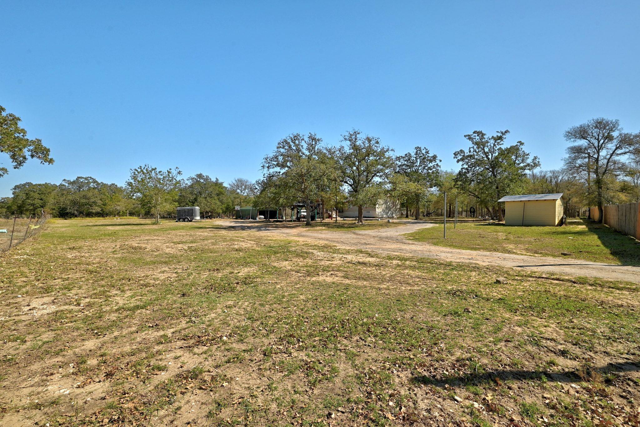 1485 Pettytown Rd, Dale, TX 78616