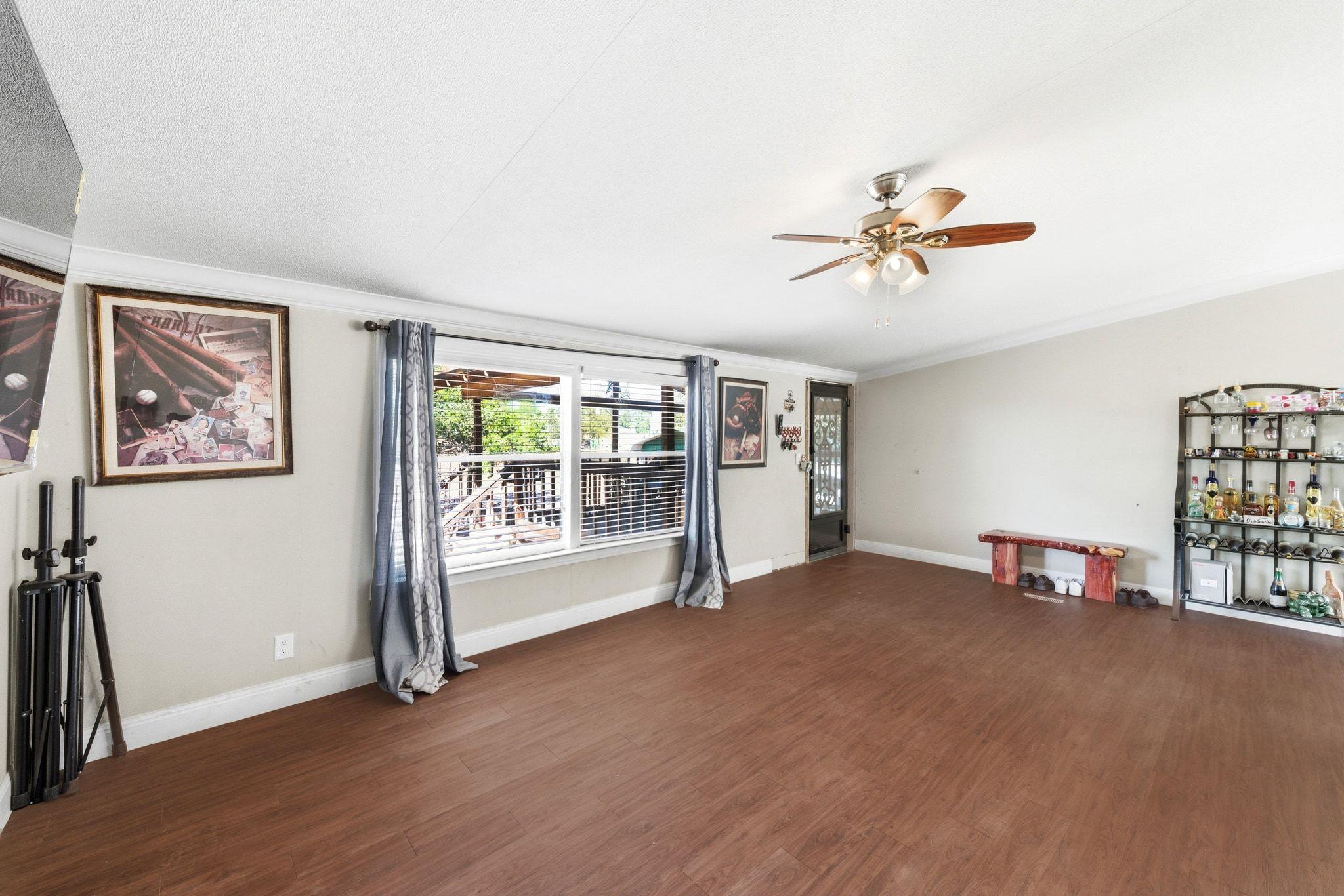 1485 Pettytown Rd, Dale, TX 78616