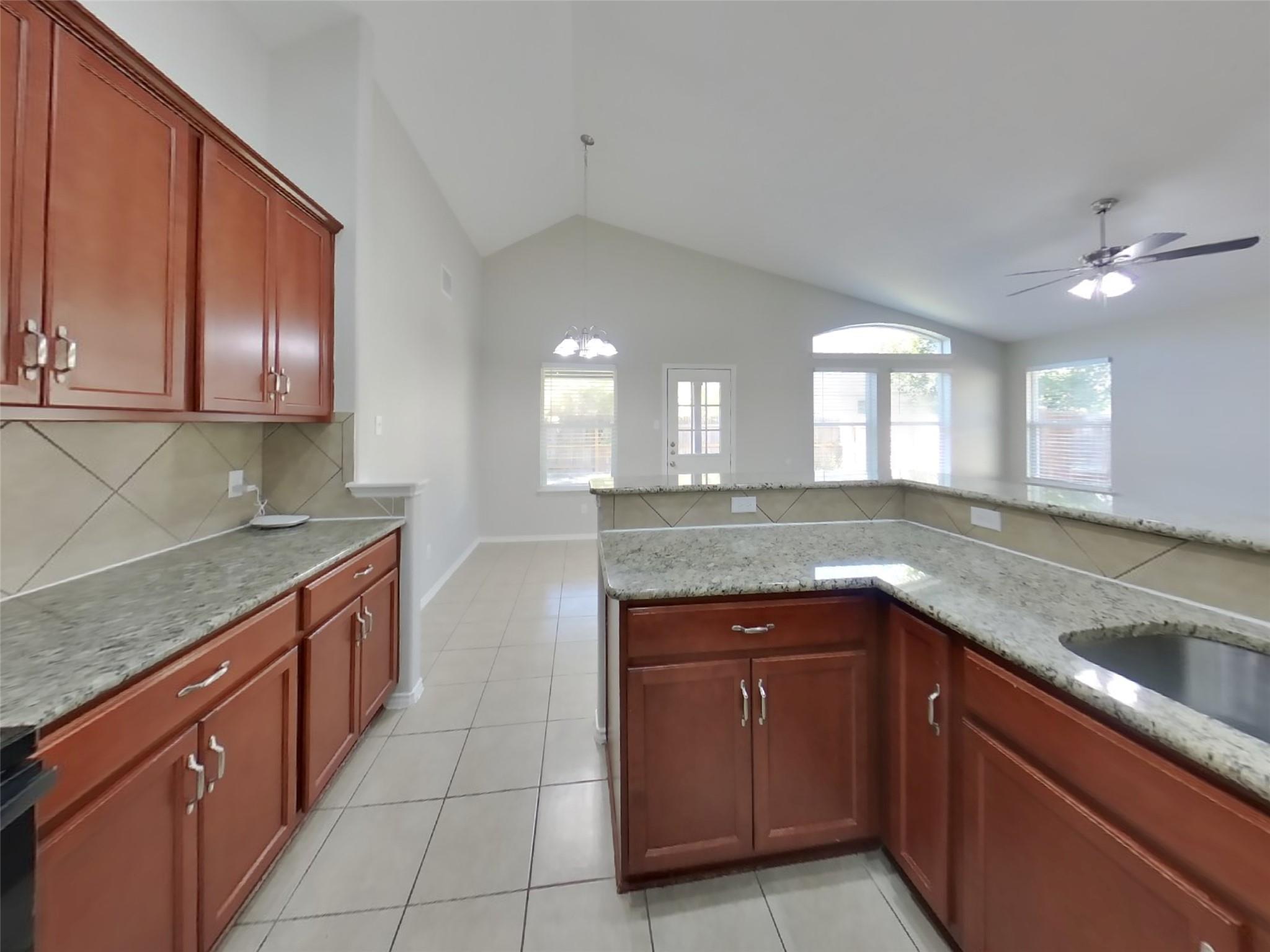 347 Foster Ln, Jarrell, TX 76537