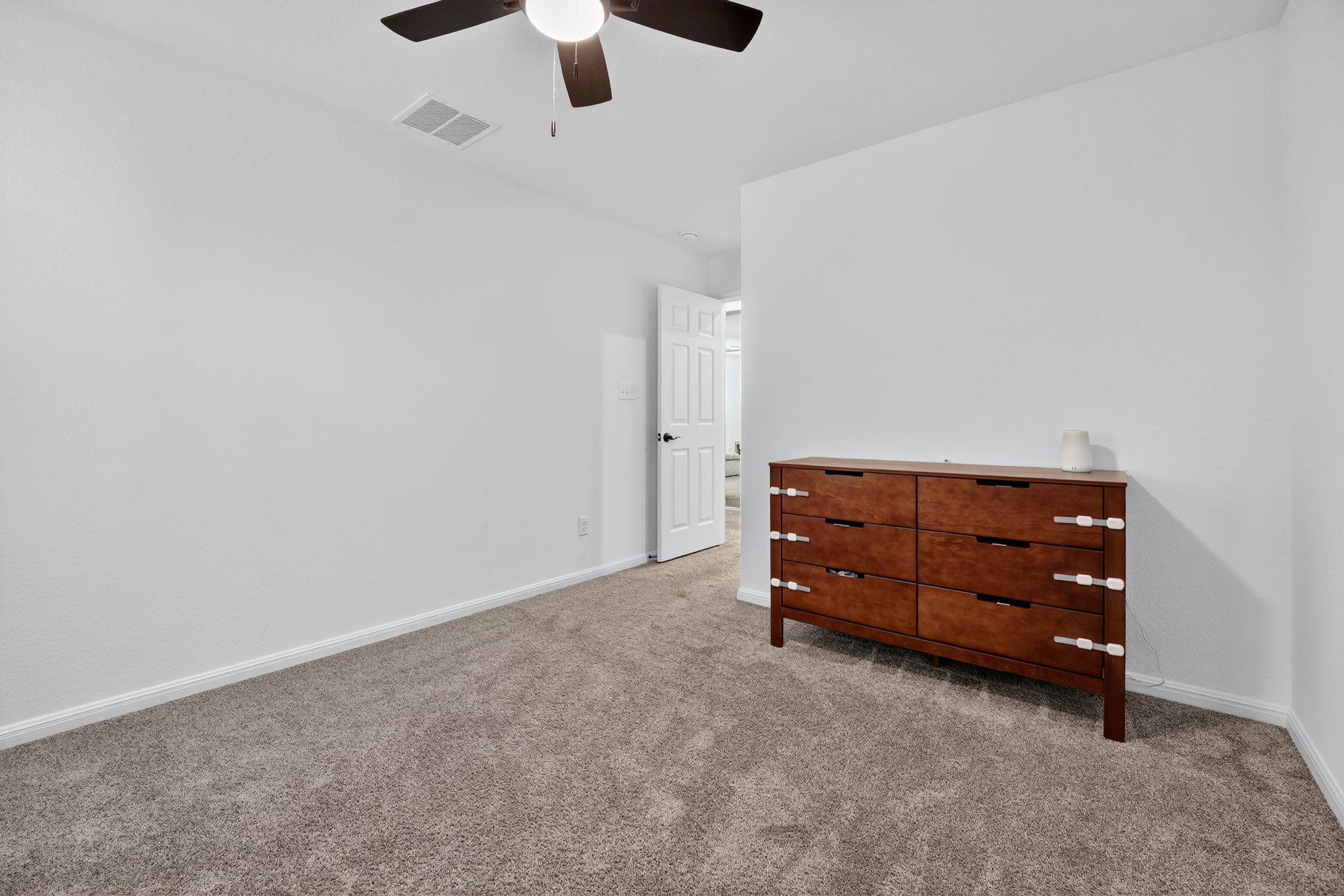 637 Seabiscuit Dr, Jarrell, TX 76537