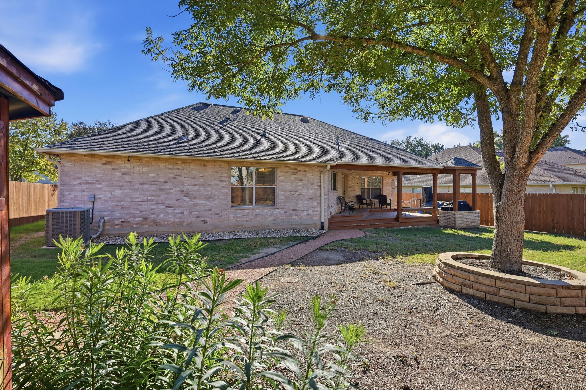 903 E Olympic Dr, Pflugerville, TX 78660